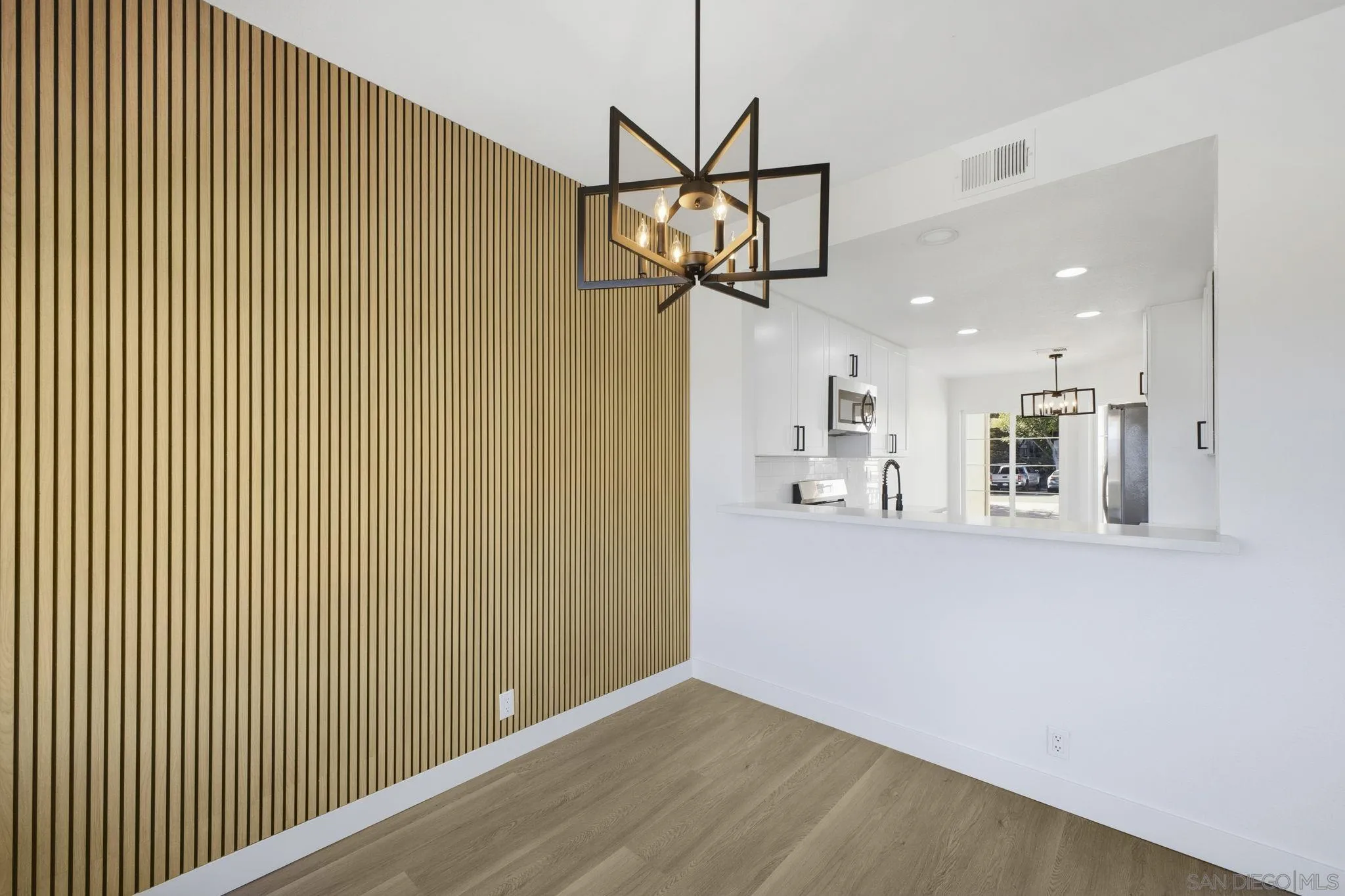 Photo #13: 250045048 Listing: Photo #13