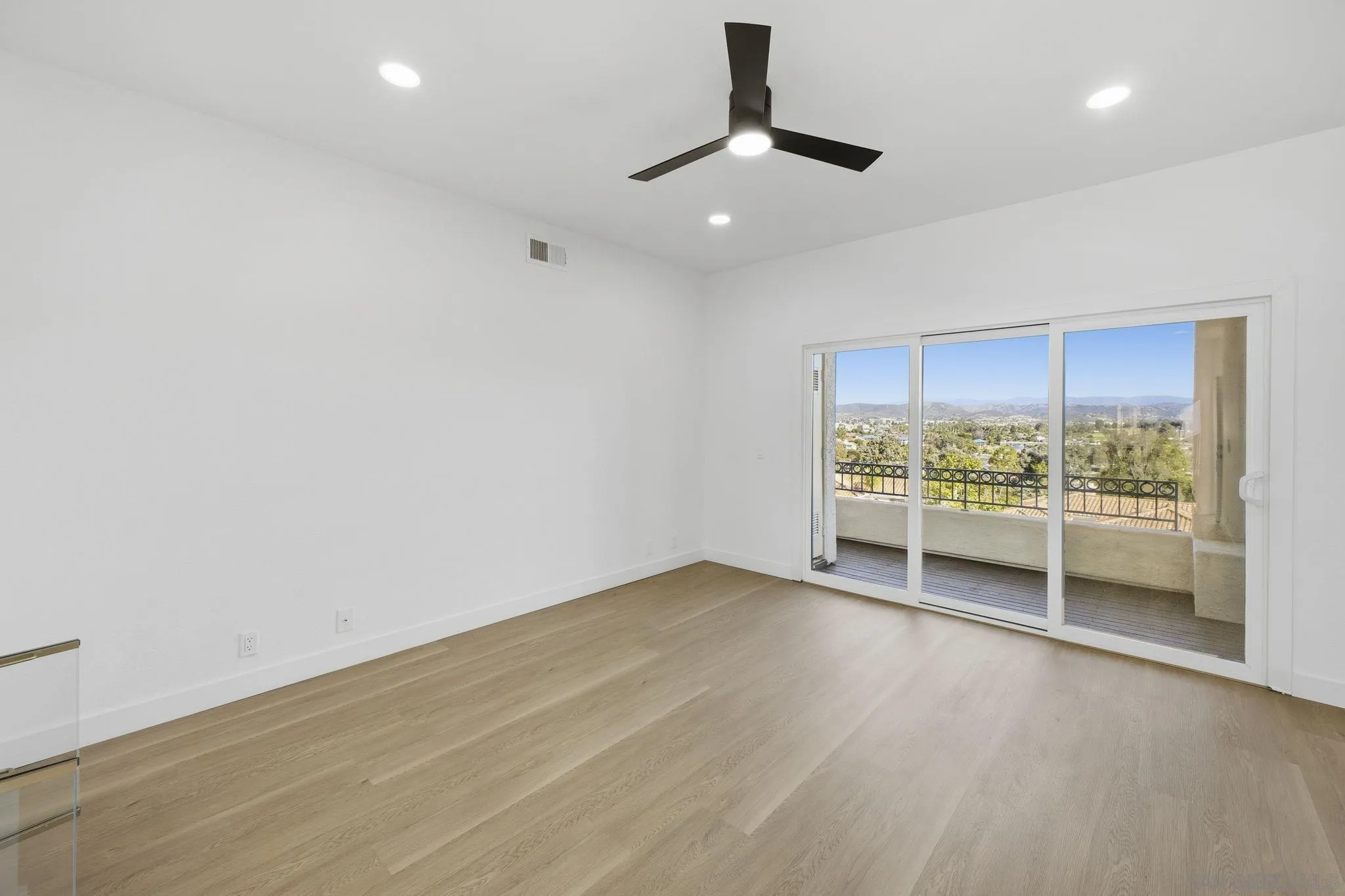 Photo #6: 250045048 Listing: Photo #6