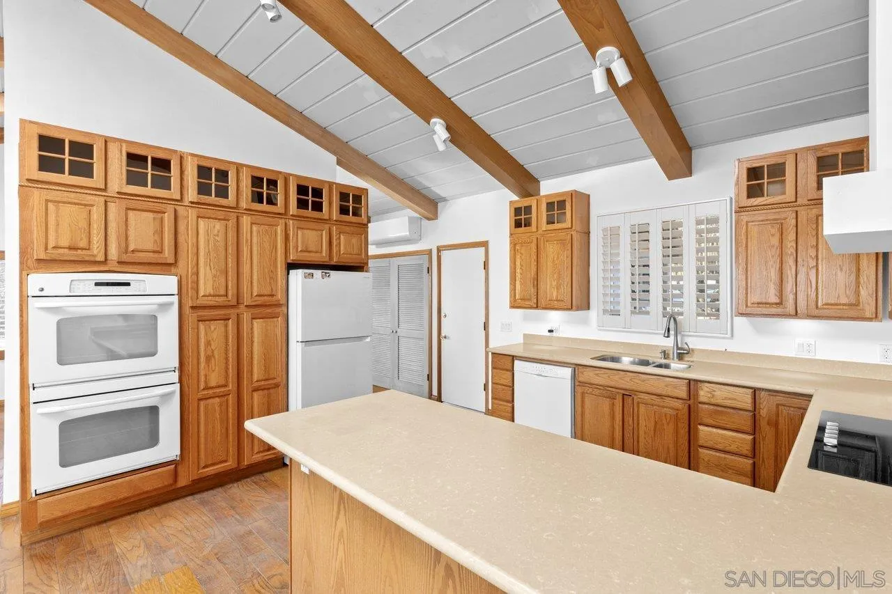 https://cdn.realtyfeed.com/cdn/127/250045053/802add16269f28b464b736246036c153.webp
