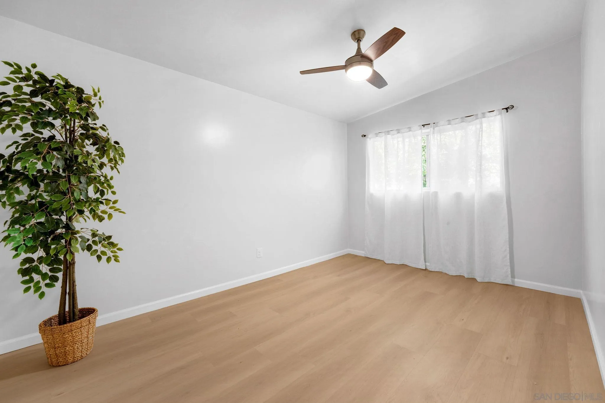 https://cdn.realtyfeed.com/cdn/127/250045055/888133320d74c086d06eda214133c964.webp