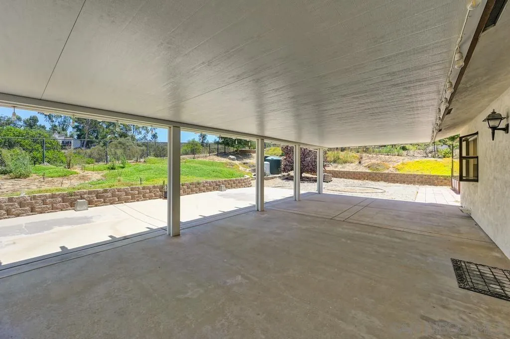 https://cdn.realtyfeed.com/cdn/127/250045057/6cf353f204fe7404dc232752062949c3.webp