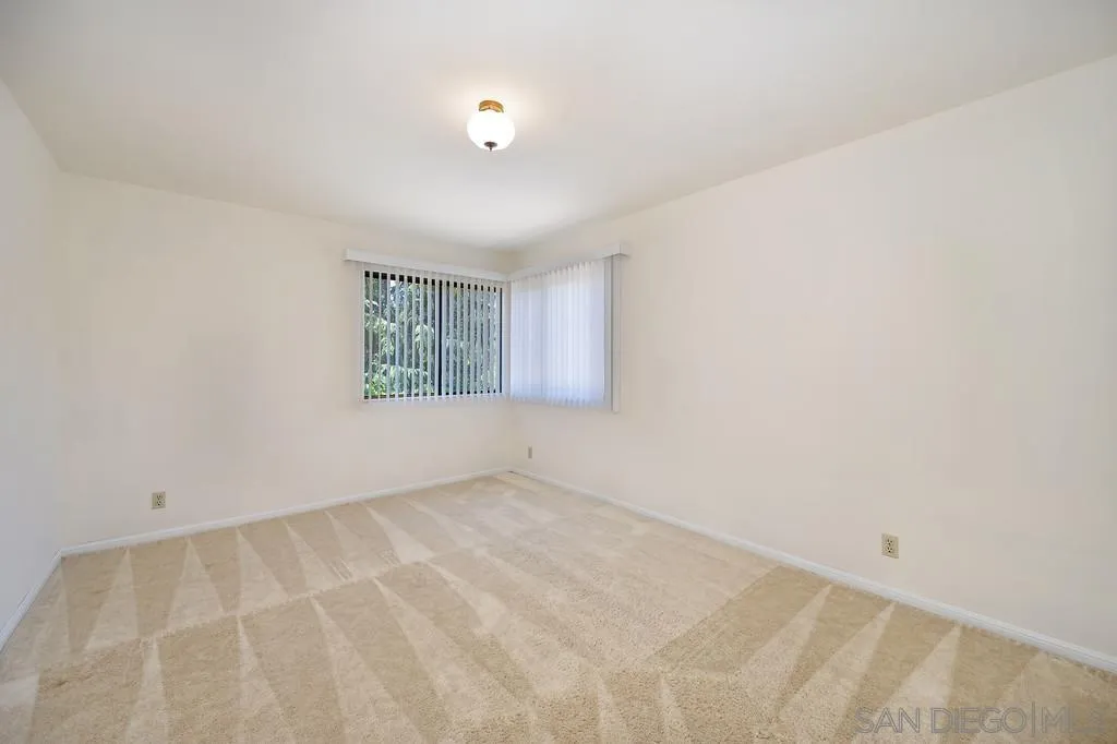 https://cdn.realtyfeed.com/cdn/127/250045057/8bc1fdf774361496cde13bcb0162f995.webp