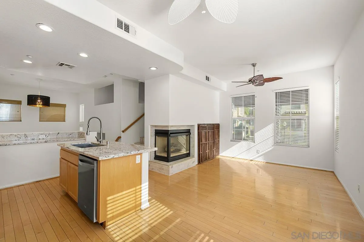 https://cdn.realtyfeed.com/cdn/127/250045058/950013588e698c0e521af21f5ca15978.webp