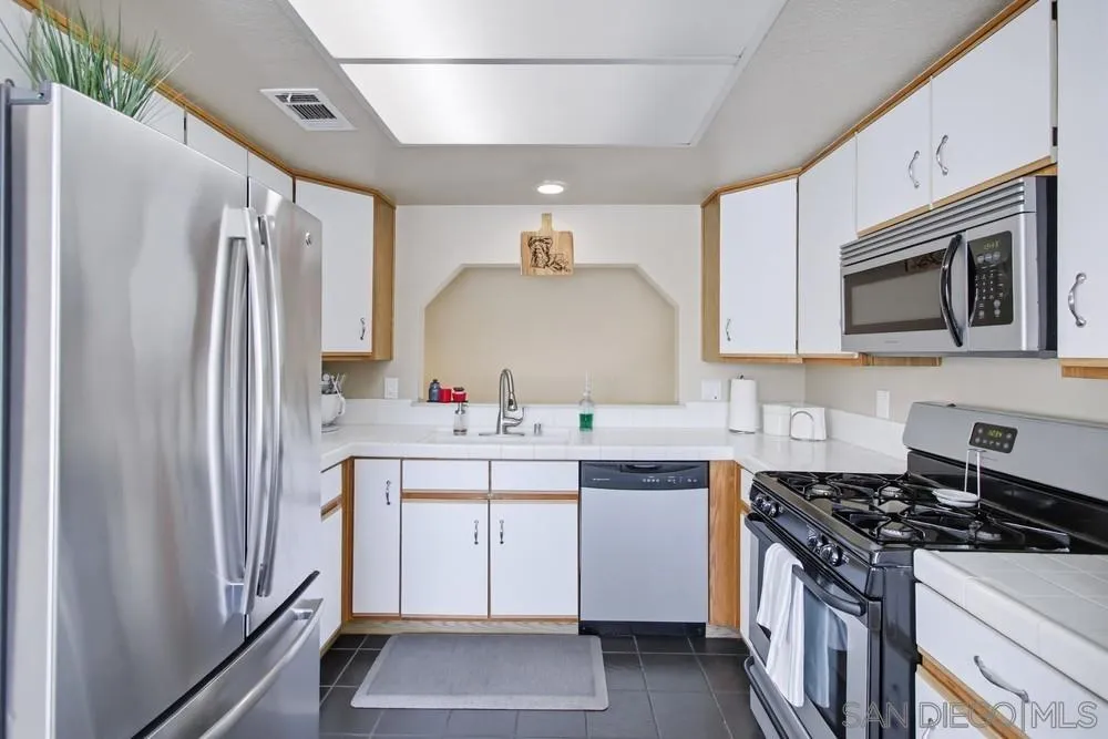 Photo #8: 250045061 Listing: Photo #8