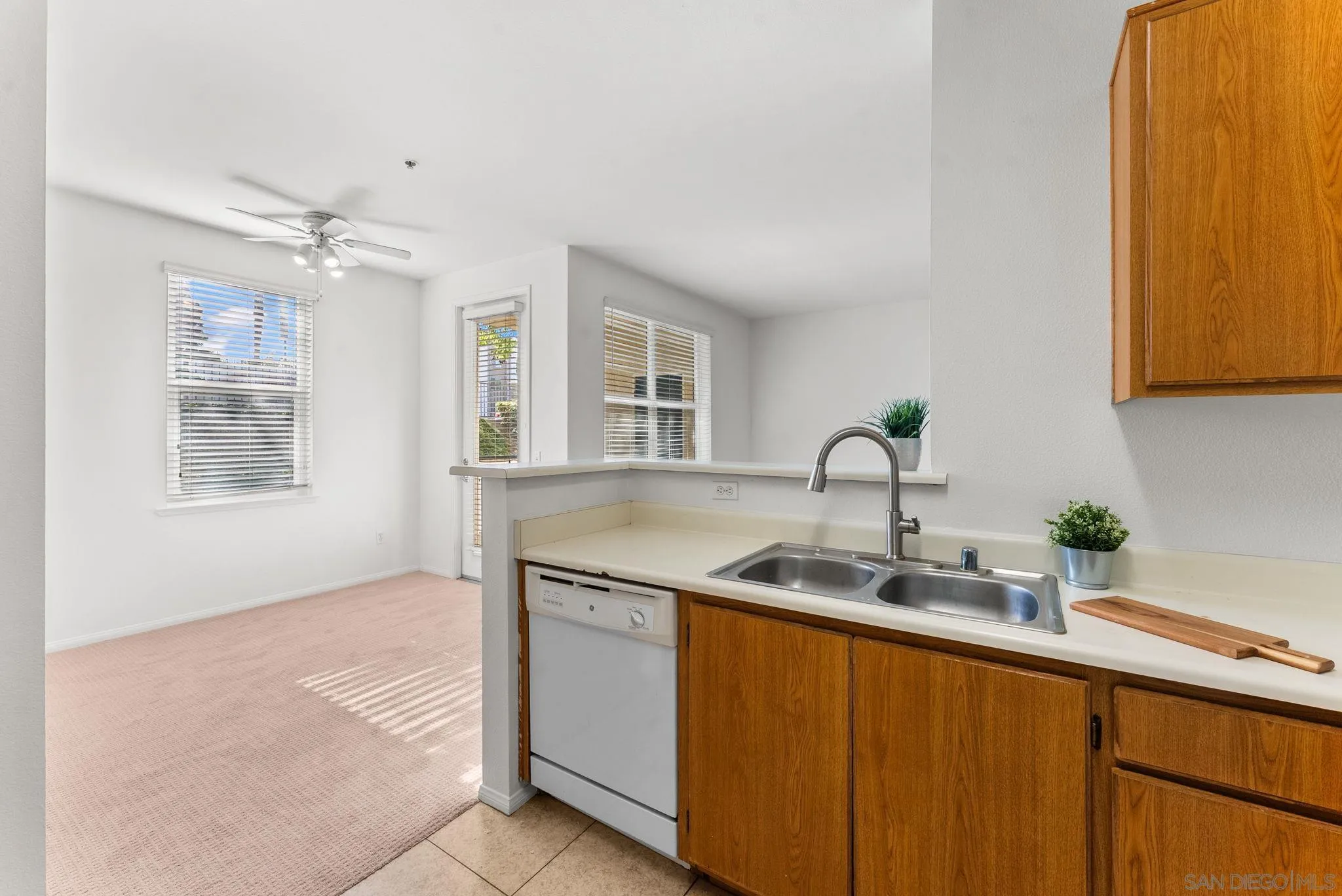 Photo #8: 250045072 Listing: Photo #8