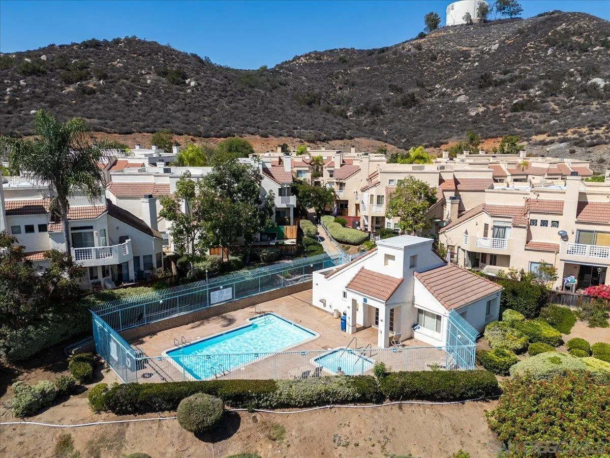 Photo #12: 250045074 Listing: Photo #12