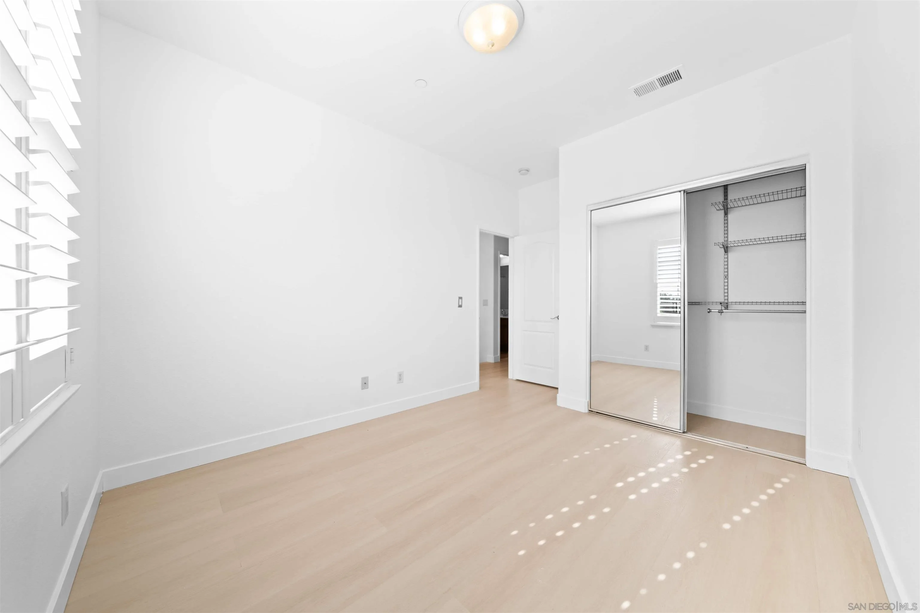 Photo #24: 250045077 Listing: Photo #24