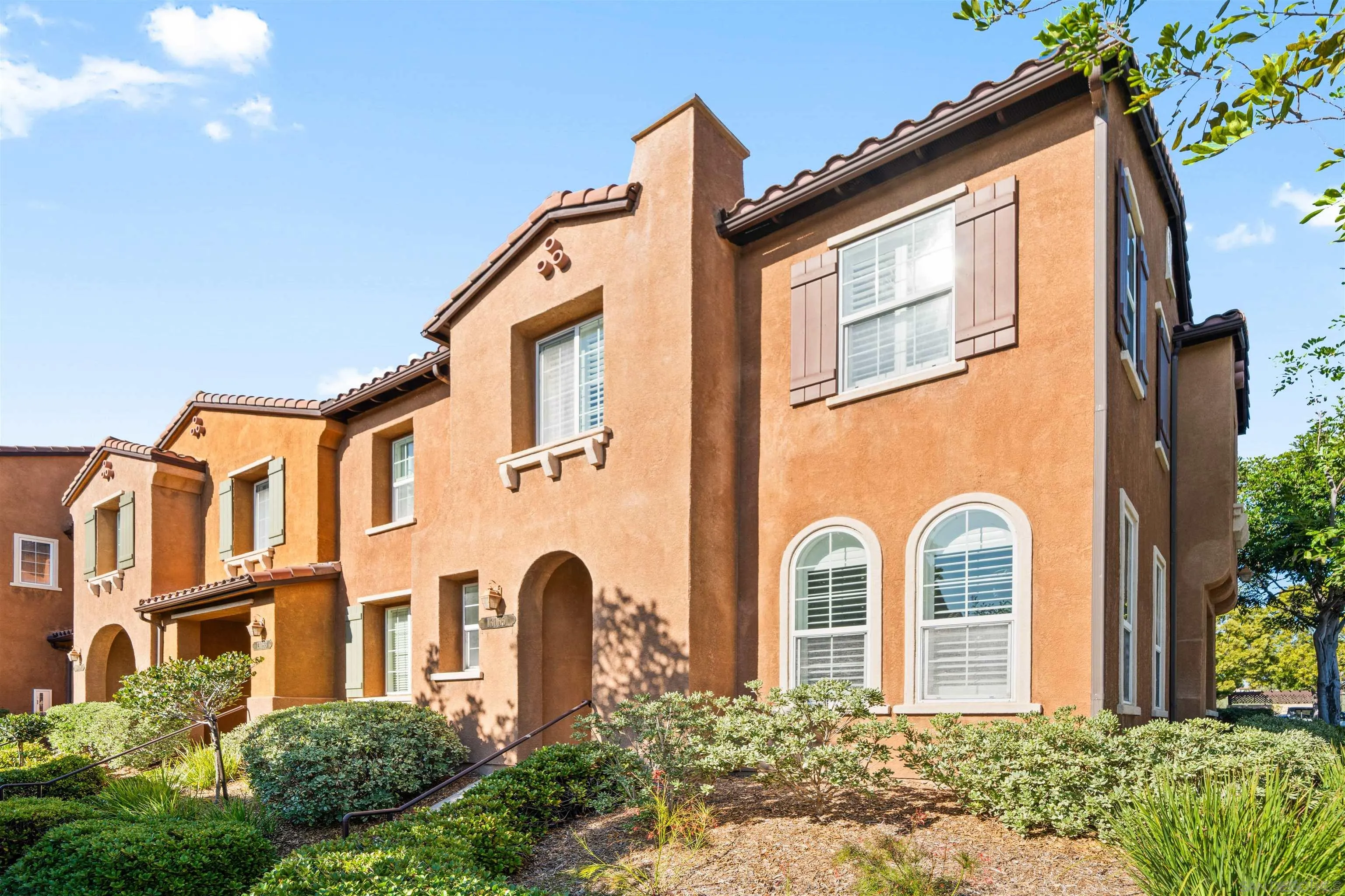 Photo #2: 250045077 Listing: Photo #2