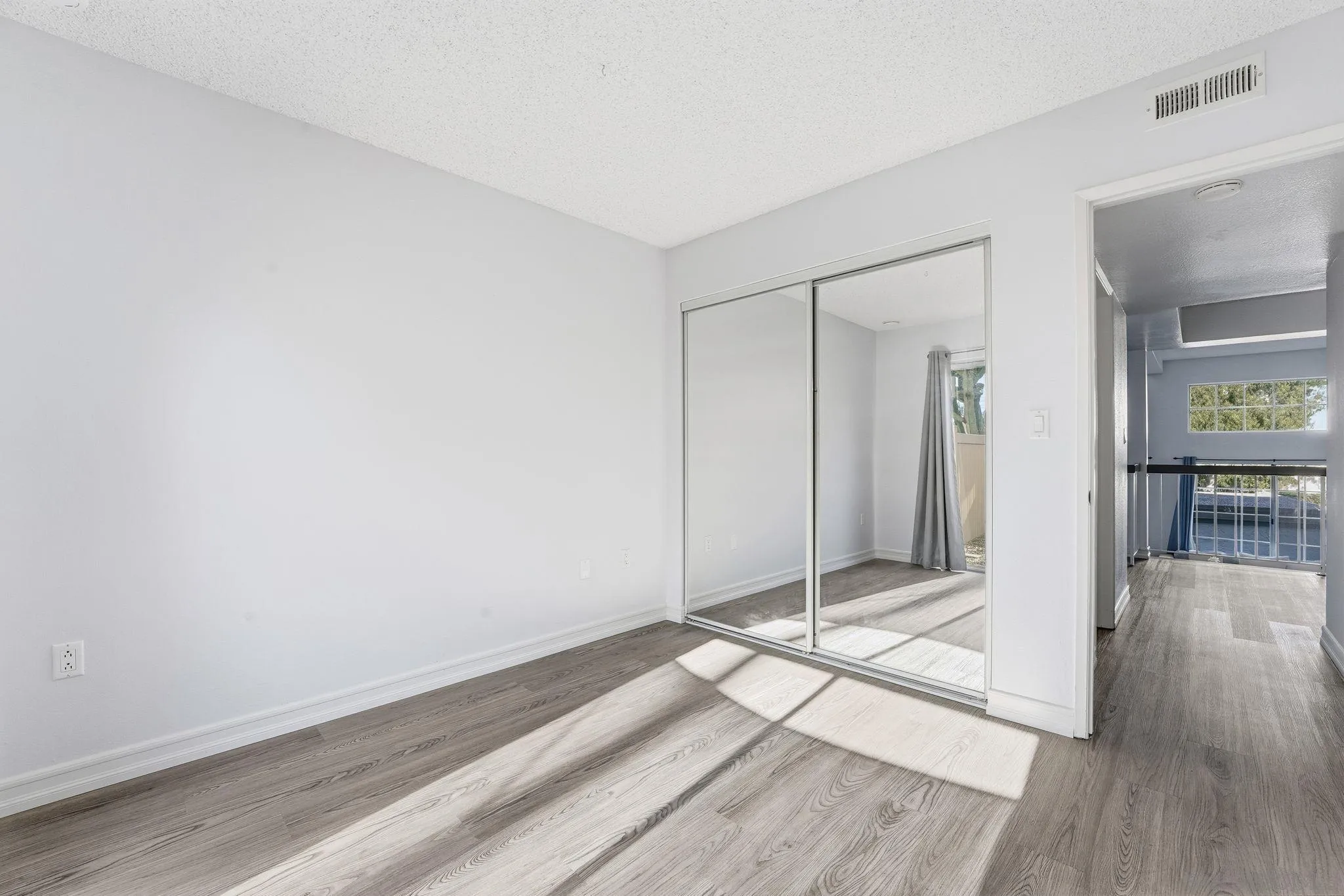 https://cdn.realtyfeed.com/cdn/127/250045092/17b27599f738cb901251354180e05a95.webp
