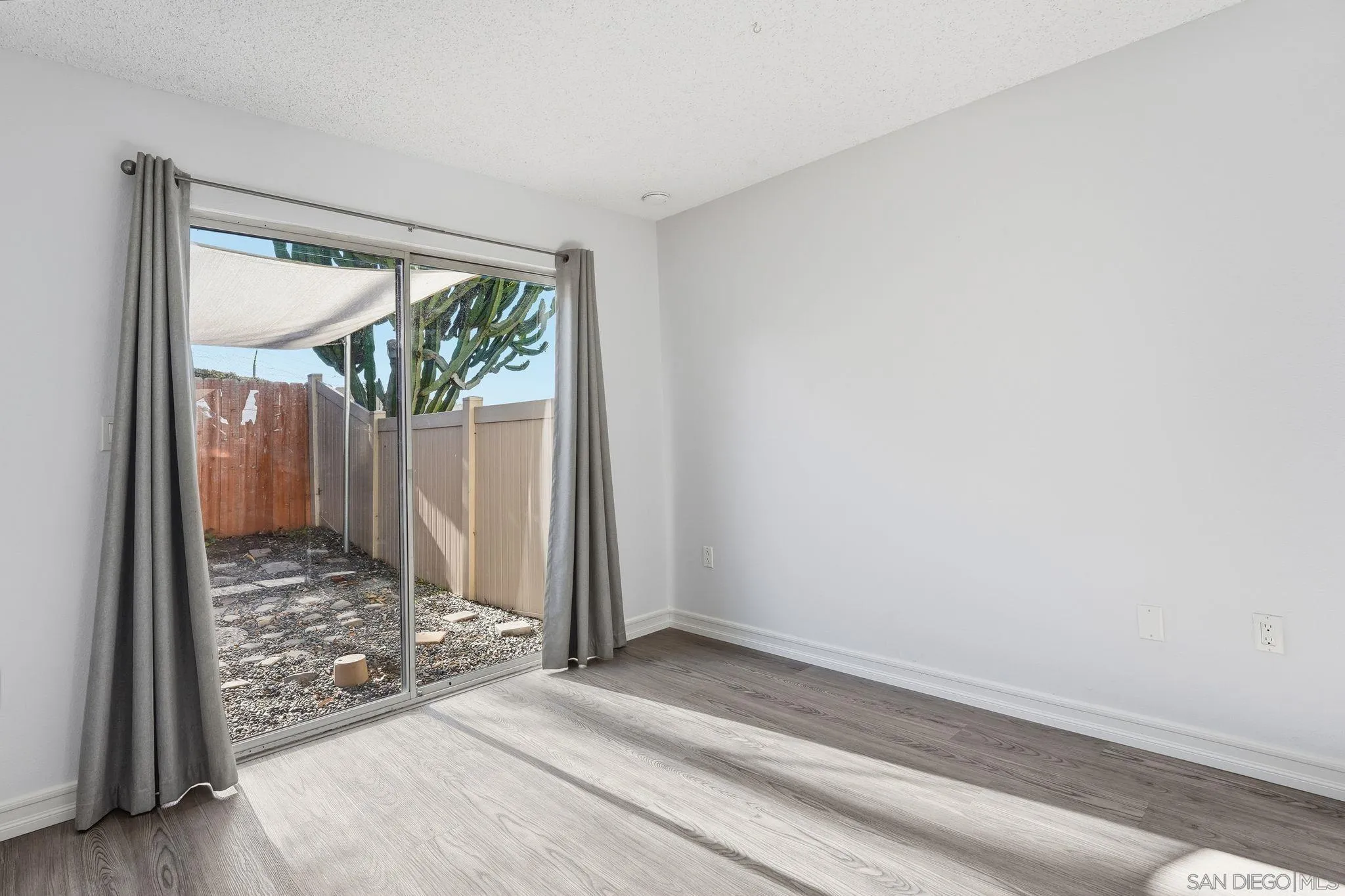 https://cdn.realtyfeed.com/cdn/127/250045092/3a5658556a340a0dd798a29e0fb8f03c.webp