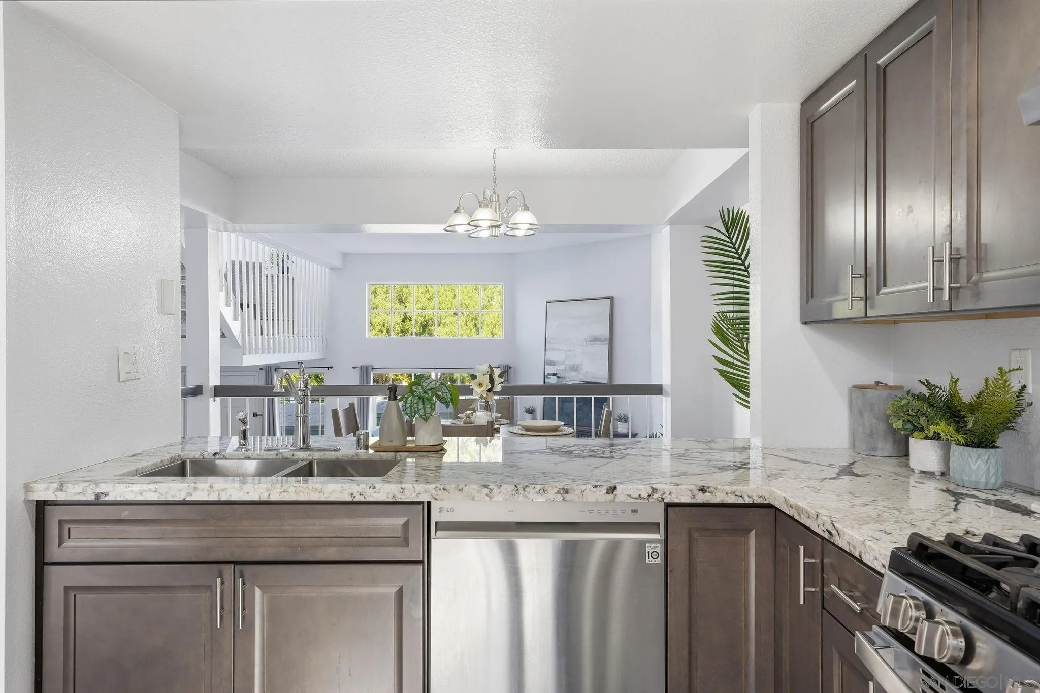 https://cdn.realtyfeed.com/cdn/127/250045092/aa03df7b7ccf9878a14246ae76927b5d.webp