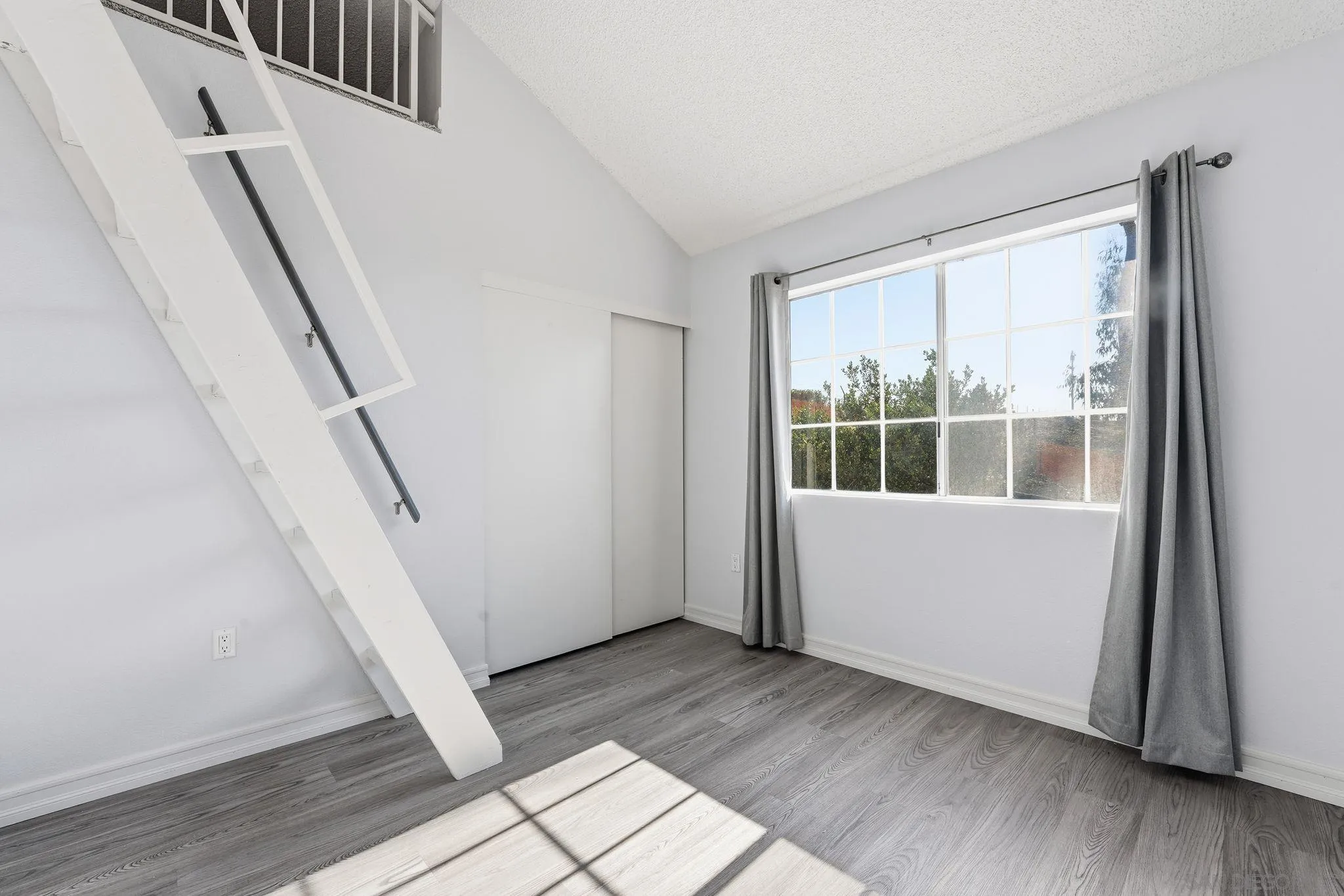 https://cdn.realtyfeed.com/cdn/127/250045092/c0b17807db705887987f5a9b0051f1e6.webp