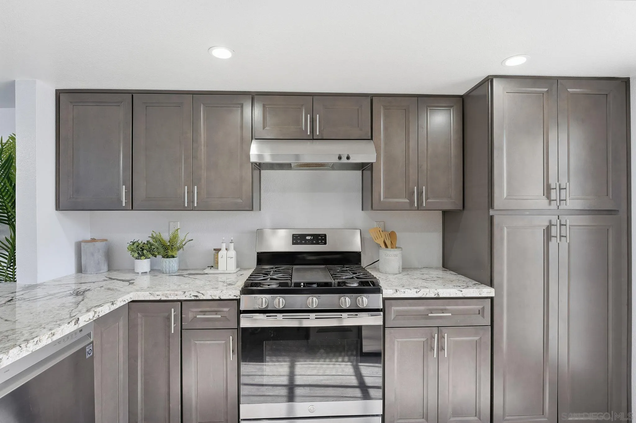 https://cdn.realtyfeed.com/cdn/127/250045092/ec387b865475a1baed2193b8d38f5df4.webp