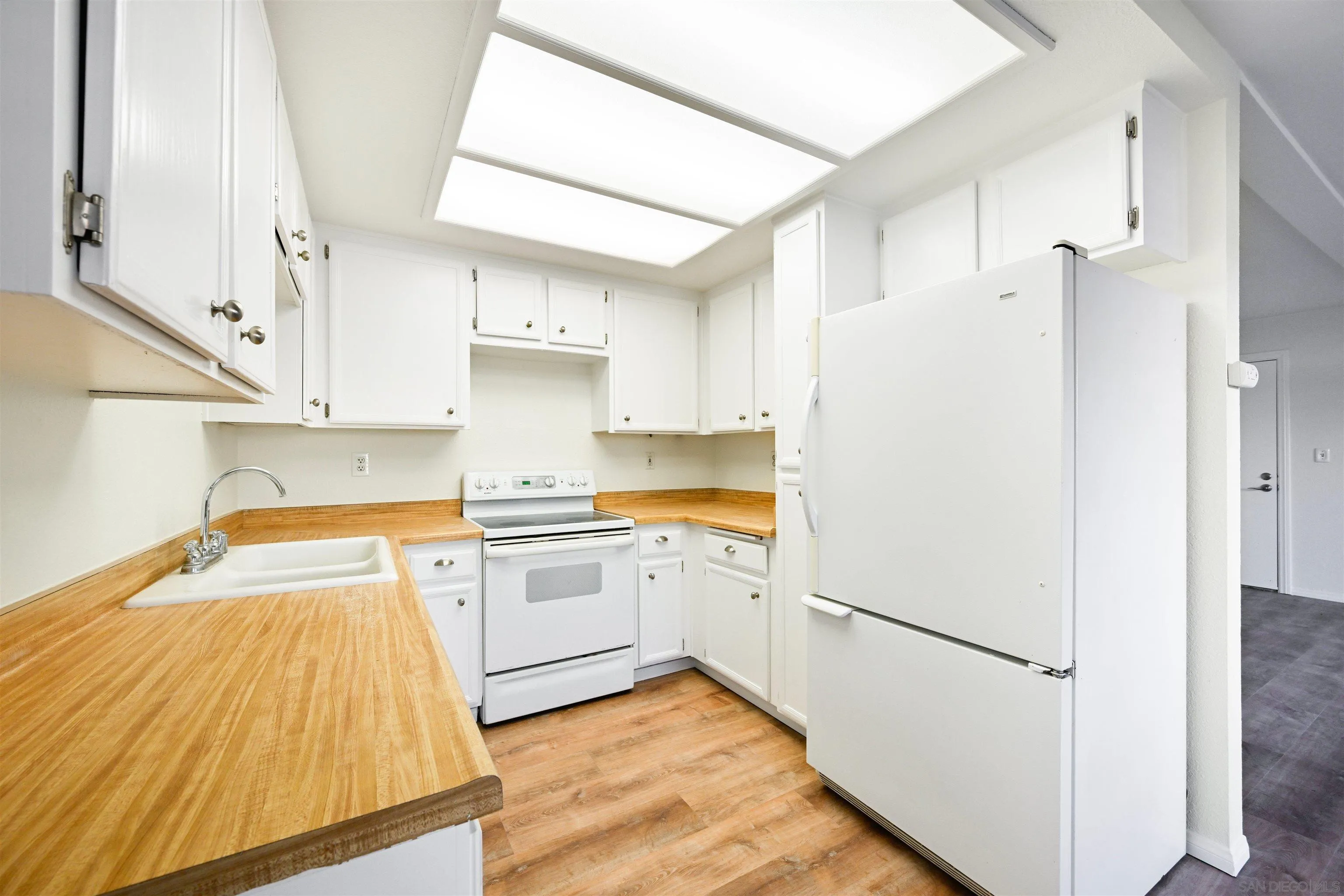 https://cdn.realtyfeed.com/cdn/127/250045096/56ed6517a439937256b8feb60df73315.webp