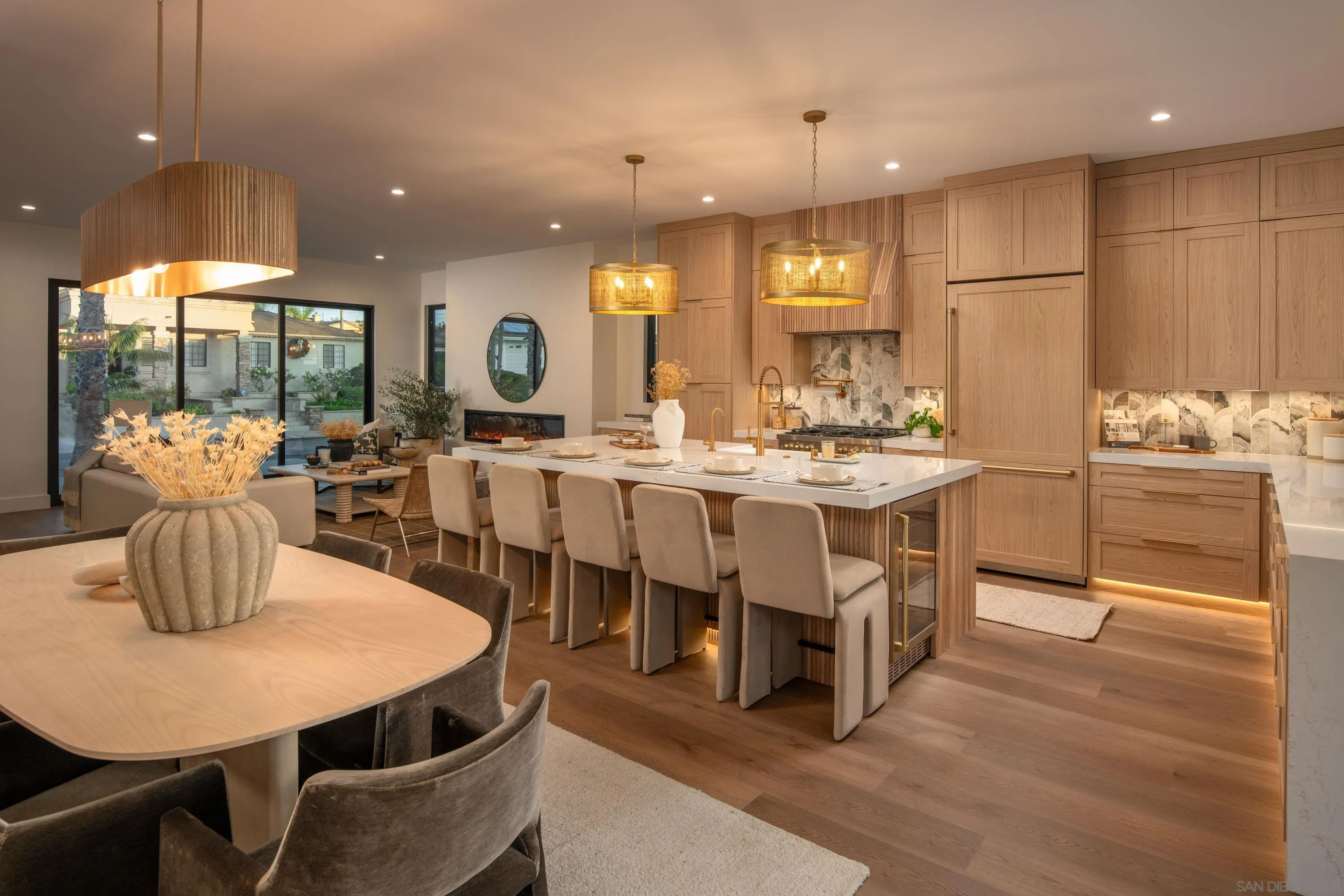 https://cdn.realtyfeed.com/cdn/127/250045098/8b234f5b42d000175948ab3c58c10b55.webp
