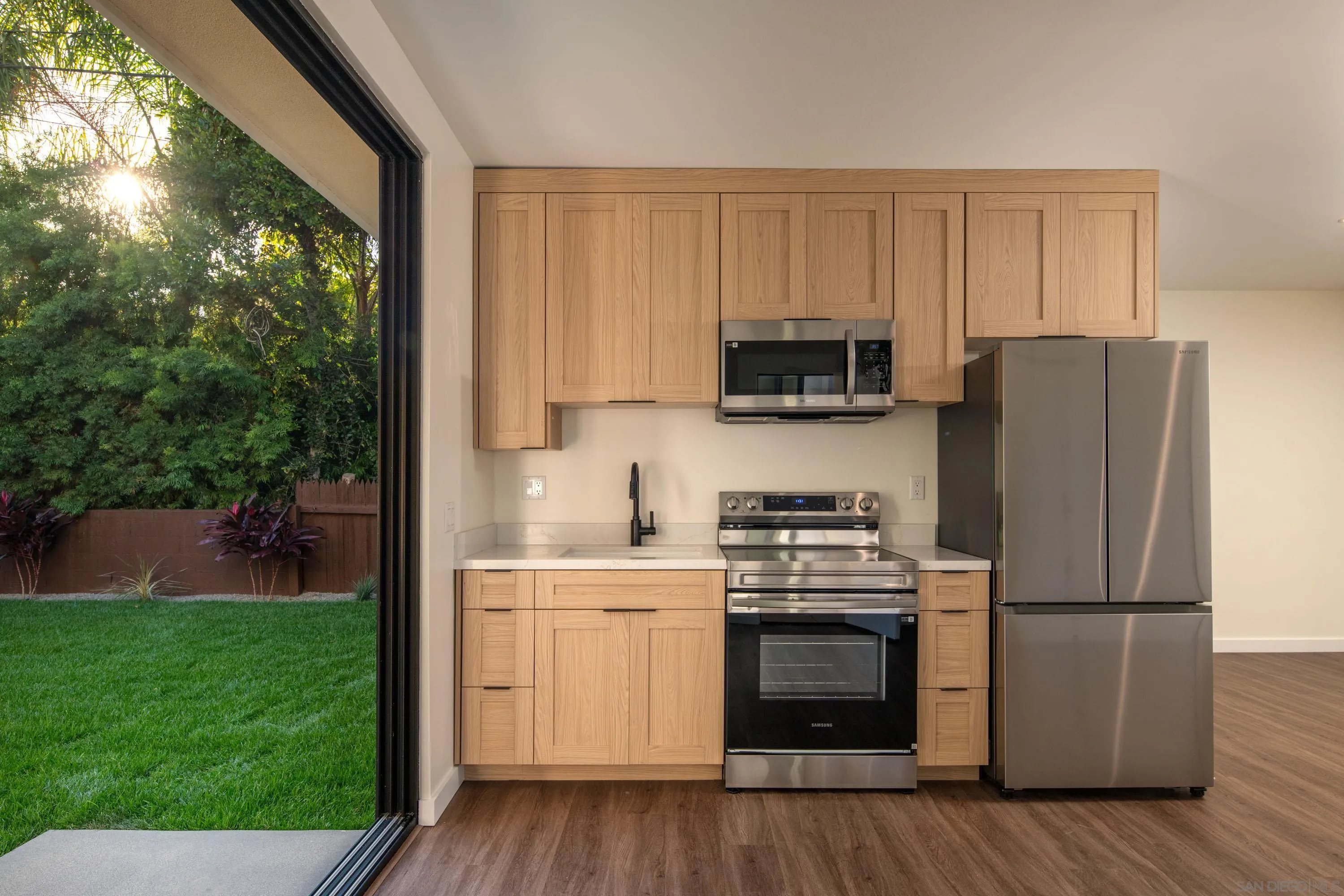 https://cdn.realtyfeed.com/cdn/127/250045098/db518d8054904f8cad7c762784cabcb1.webp