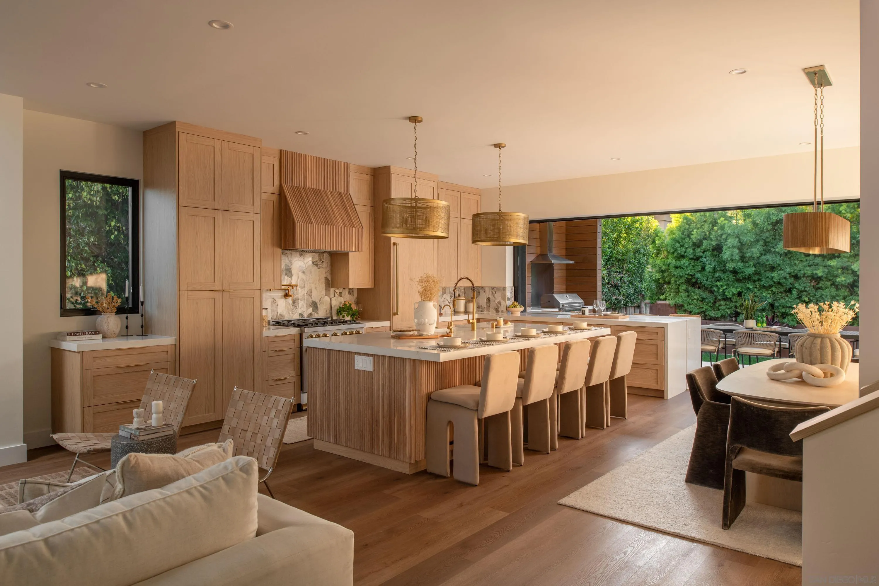 https://cdn.realtyfeed.com/cdn/127/250045098/f4a34a61b8cee9236858943de7150f7f.webp