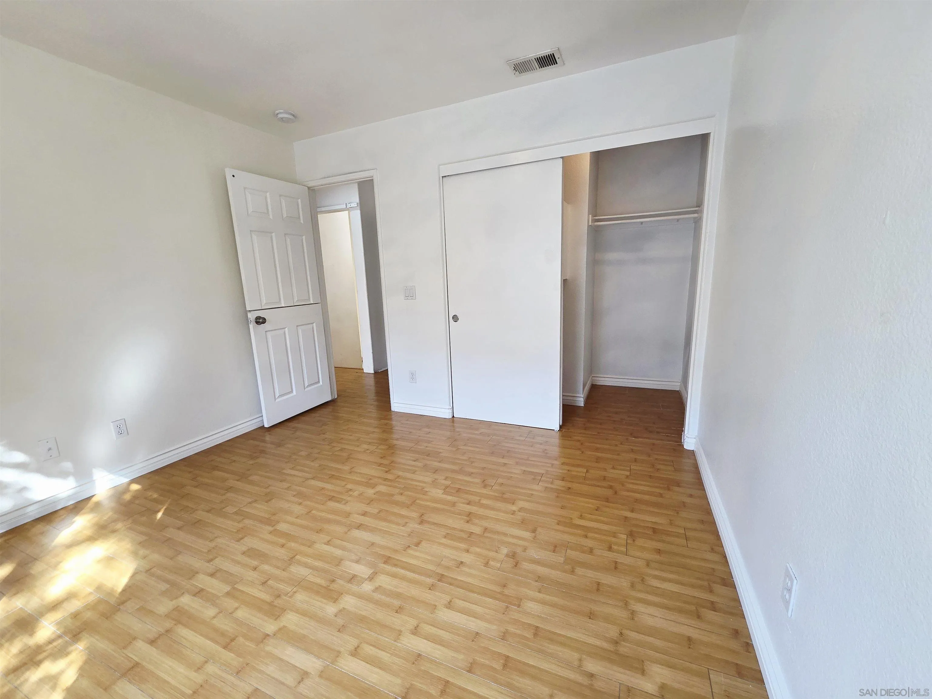 Photo #21: 250045102 Listing: Photo #21
