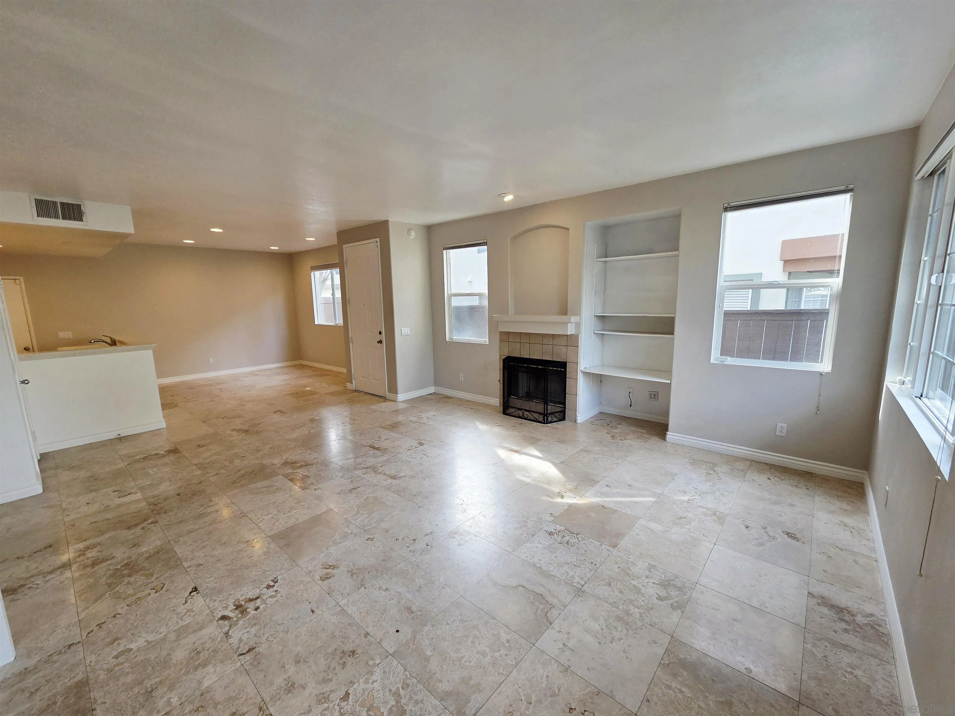 Photo #10: 250045102 Listing: Photo #10