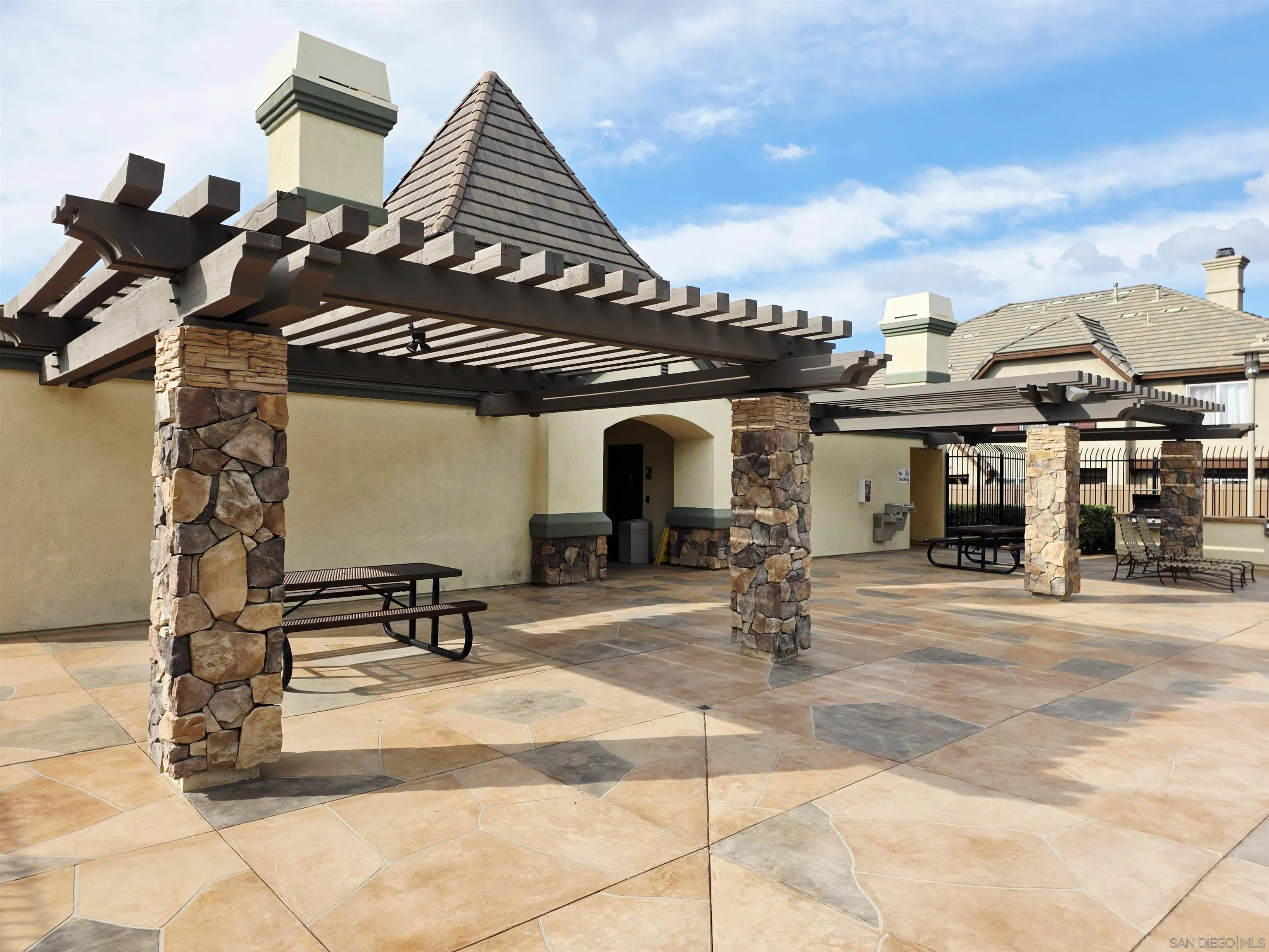 Photo #38: 250045102 Listing: Photo #38