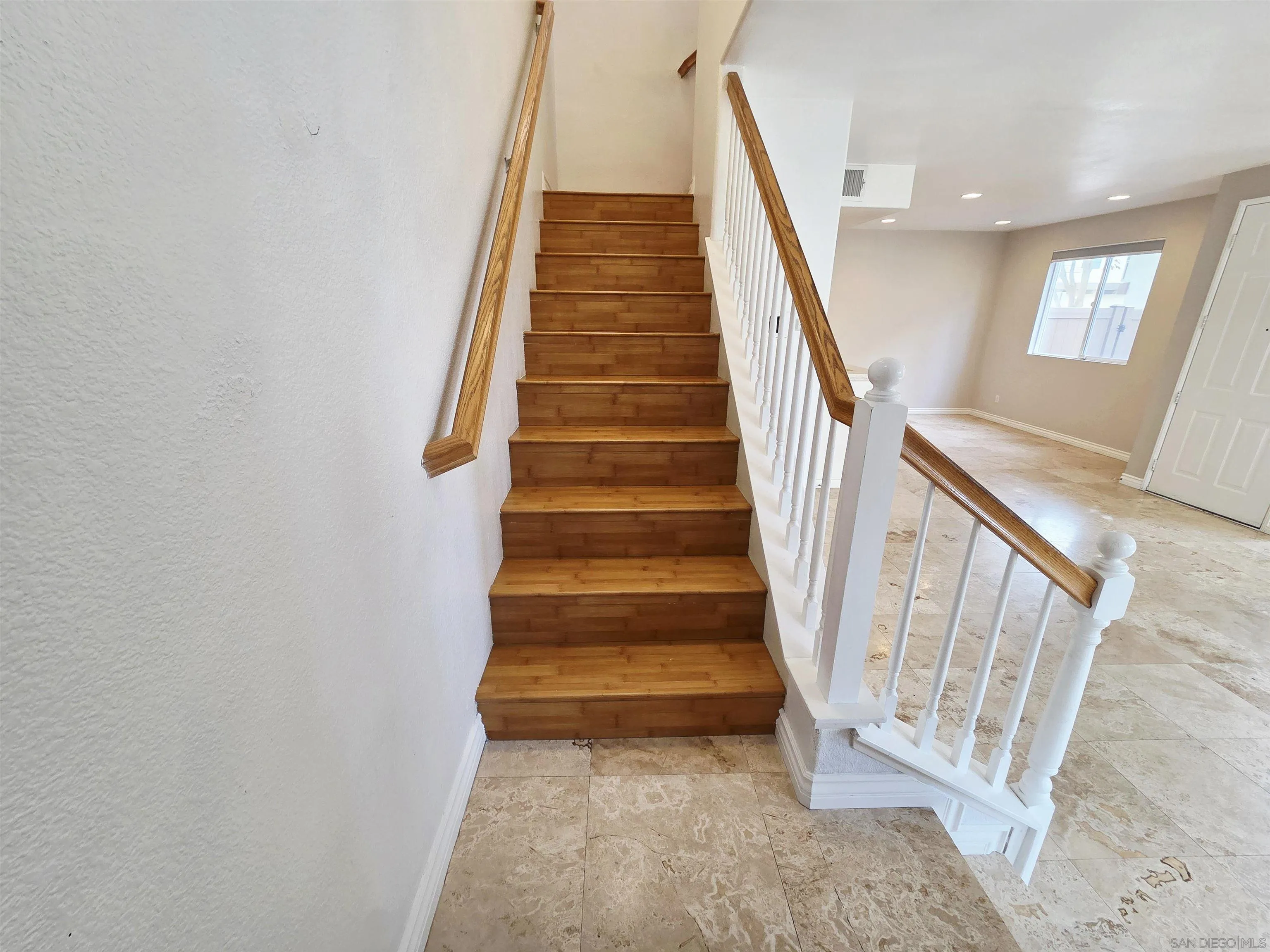 Photo #13: 250045102 Listing: Photo #13