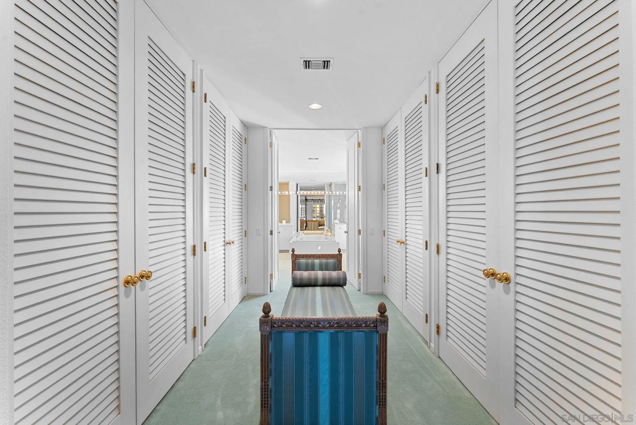 Photo #15: 250045103 Listing: Photo #15