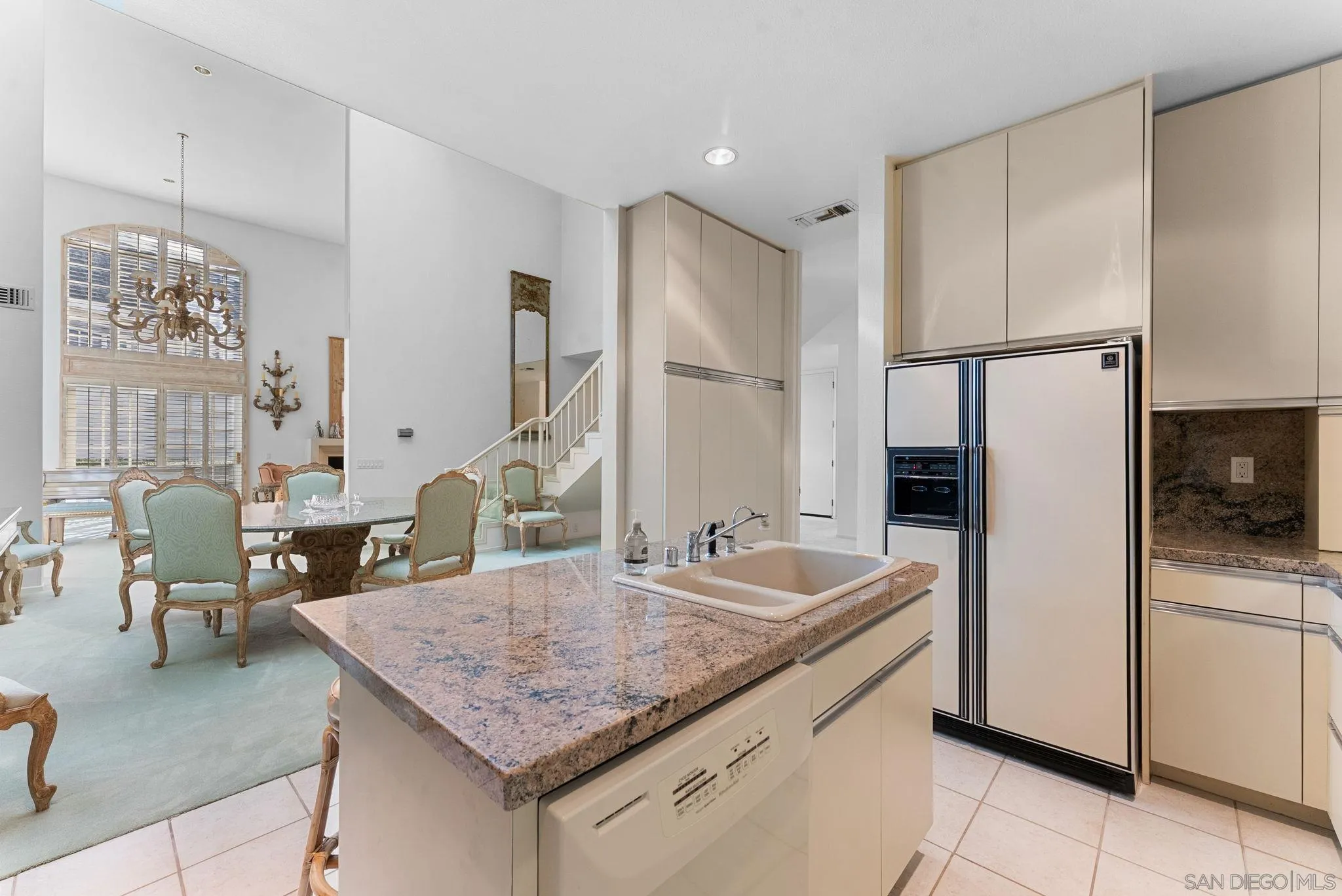 Photo #9: 250045103 Listing: Photo #9