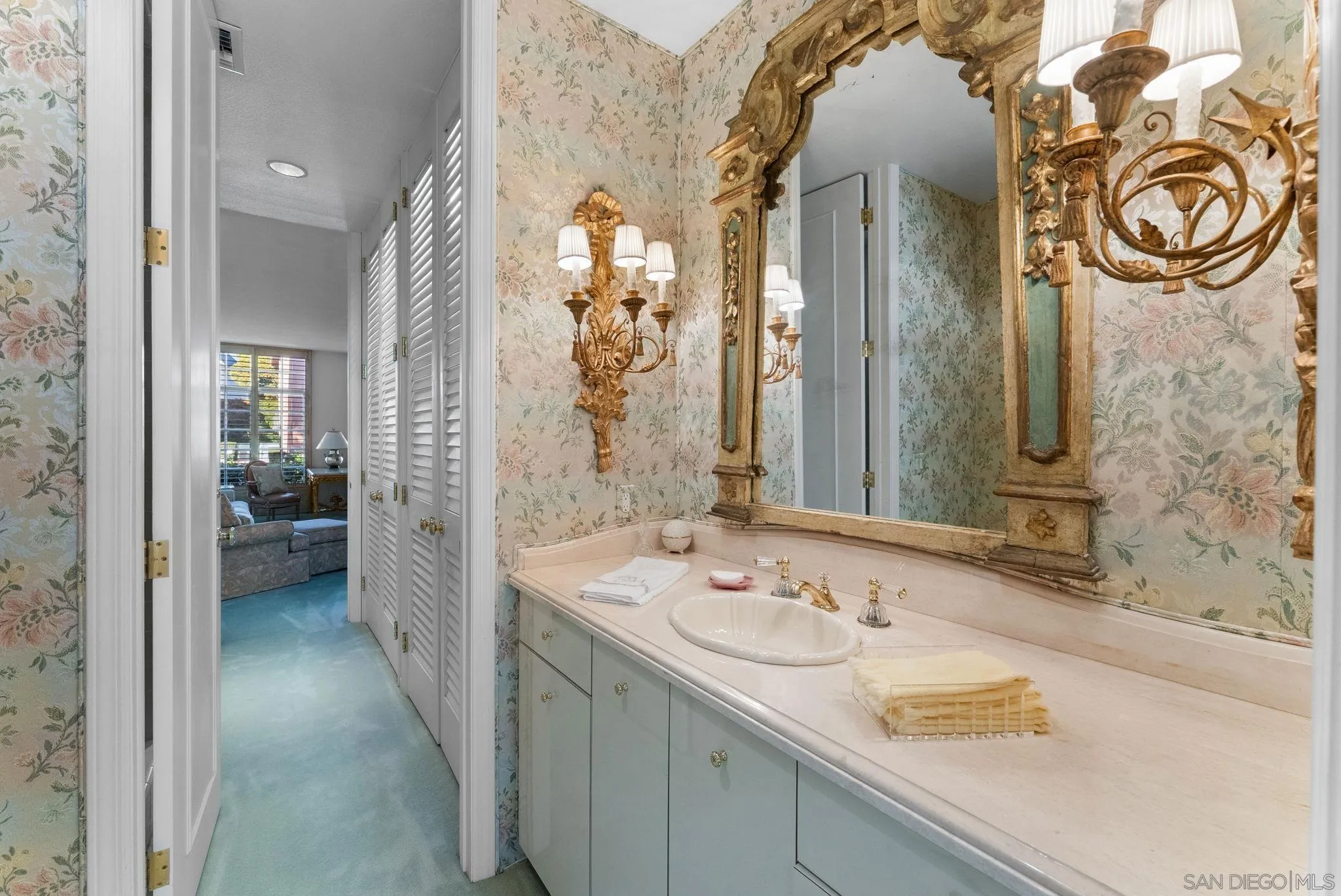 Photo #11: 250045103 Listing: Photo #11