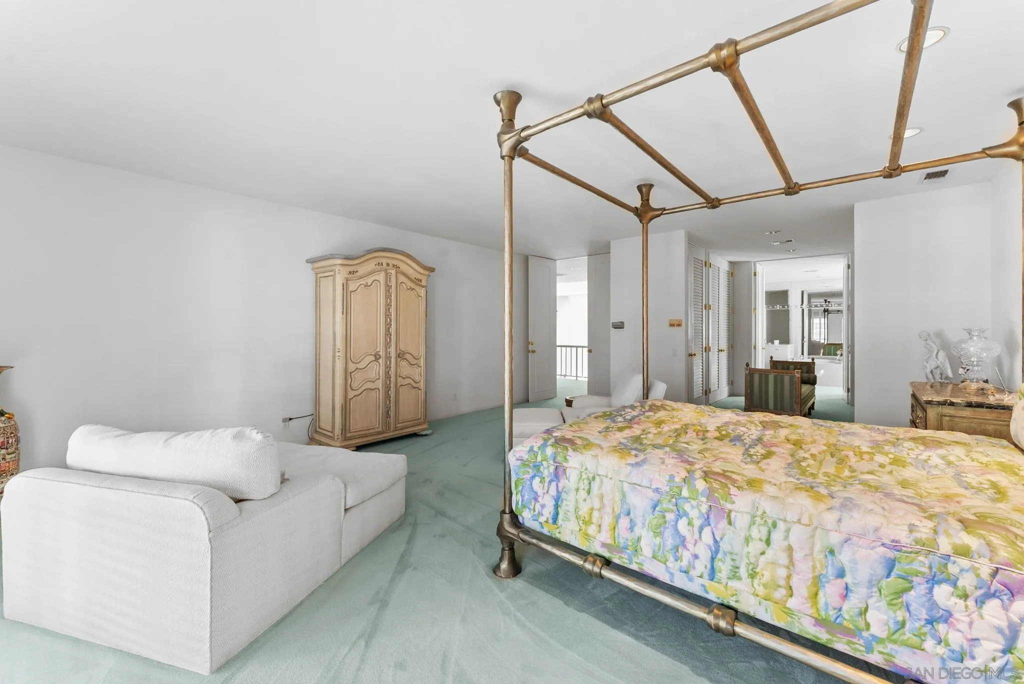 Photo #14: 250045103 Listing: Photo #14