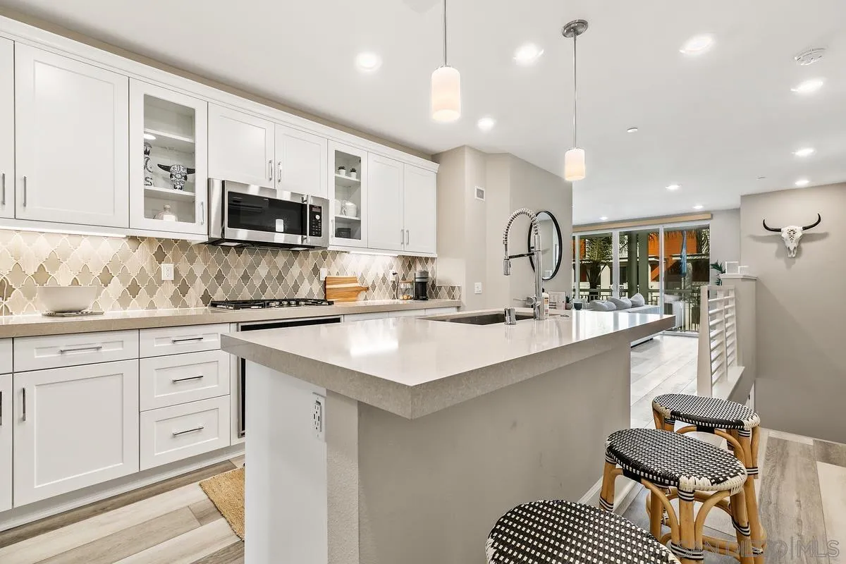 Photo #9: 250045108 Listing: Photo #9