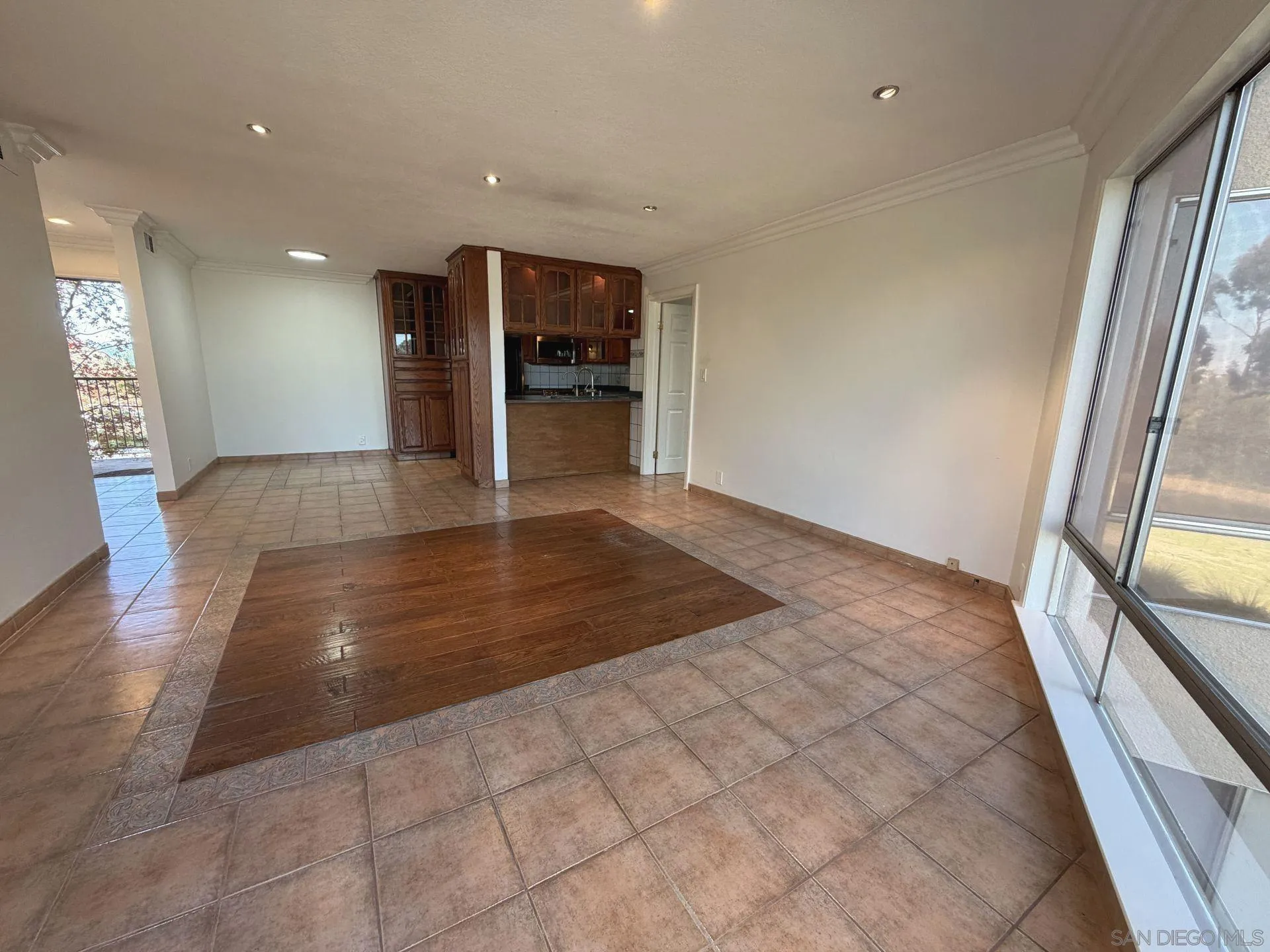 Photo #10: 250045109 Listing: Photo #10