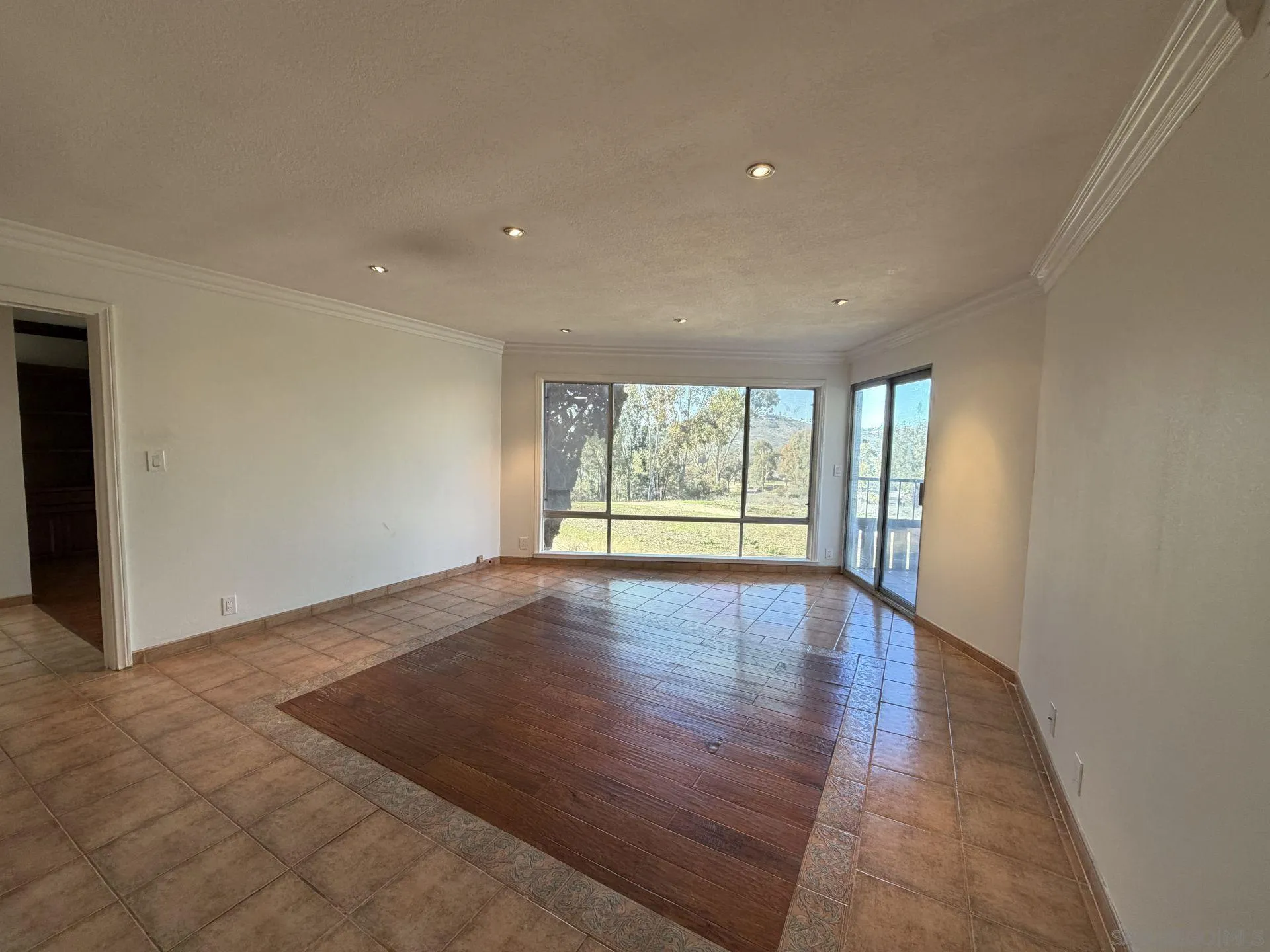 Photo #9: 250045109 Listing: Photo #9