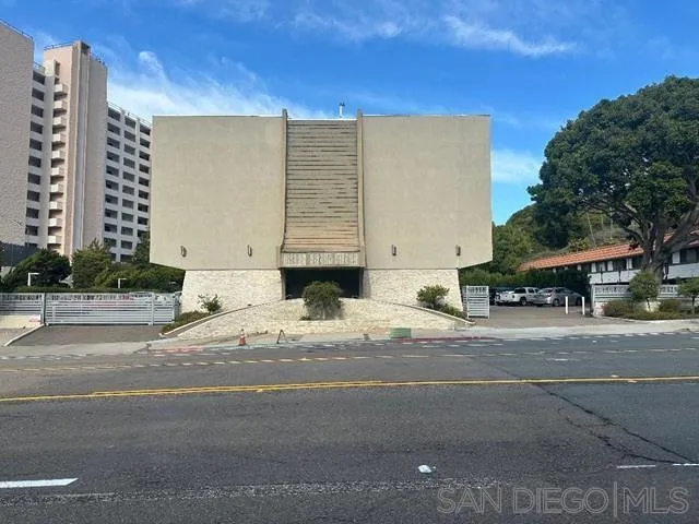 2510 Torrey Pines Rd 312