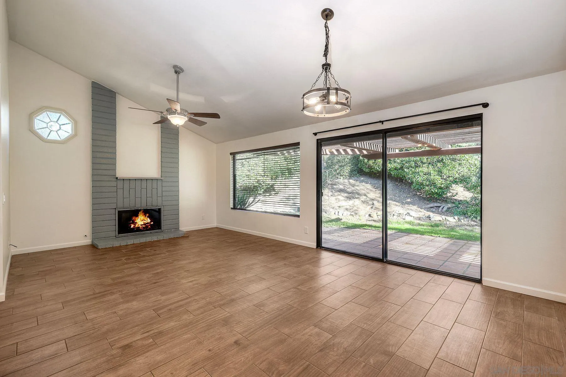 https://cdn.realtyfeed.com/cdn/127/250045126/a46838cc58c8896a1582177870c98d55.webp