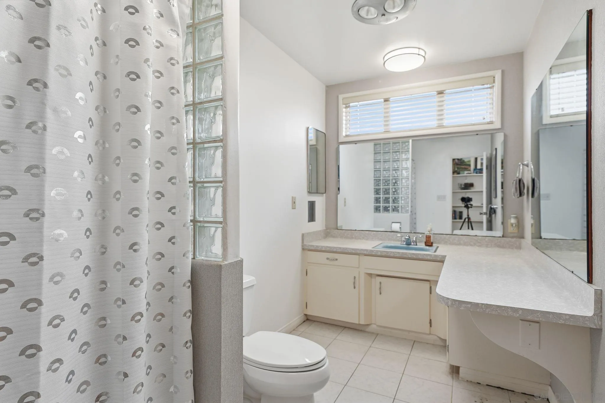 https://cdn.realtyfeed.com/cdn/127/250045137/4039820d9f53178c67aaaf796cdd7ae6.webp