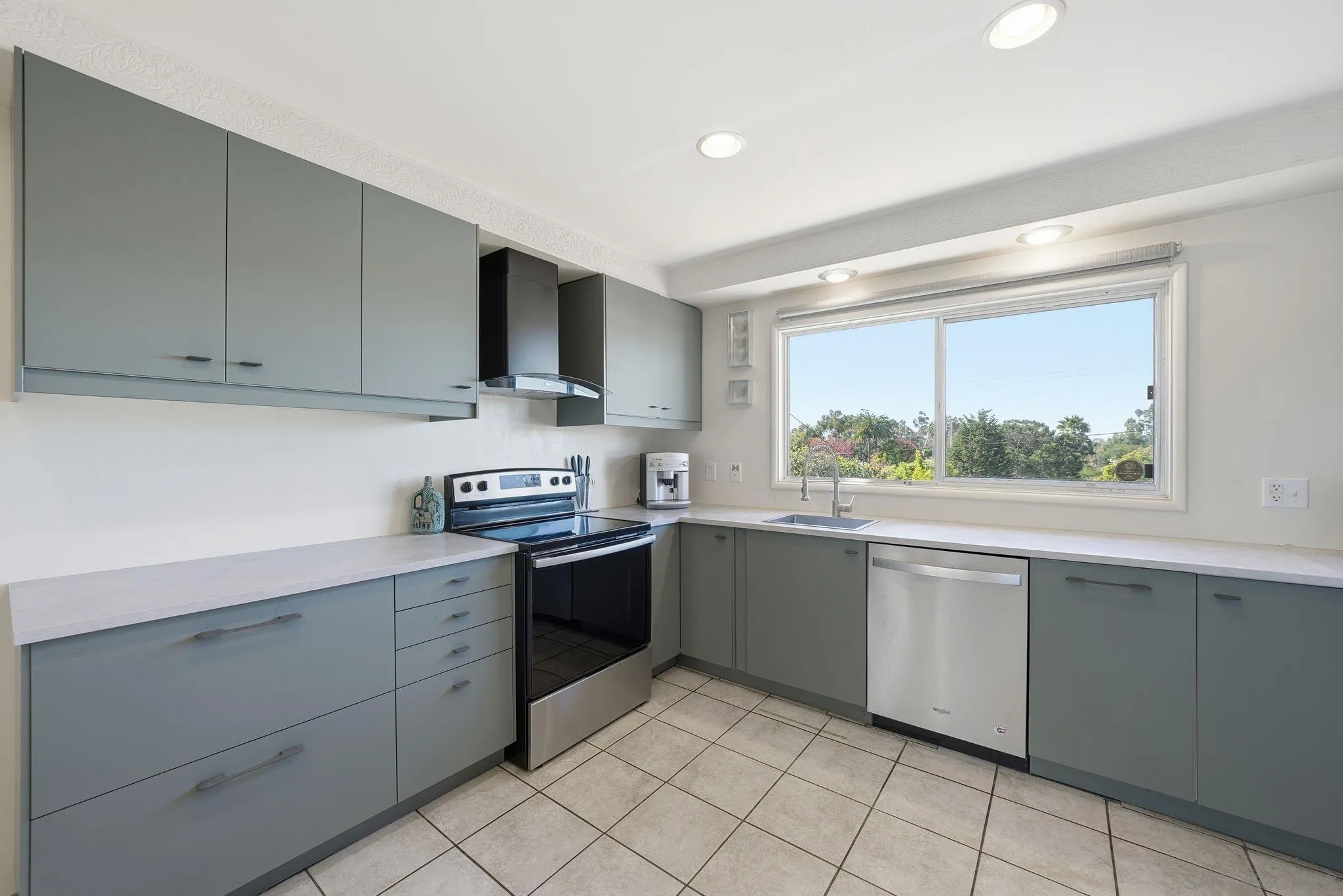 https://cdn.realtyfeed.com/cdn/127/250045137/63b58a312247212ee063c96db78d154b.webp