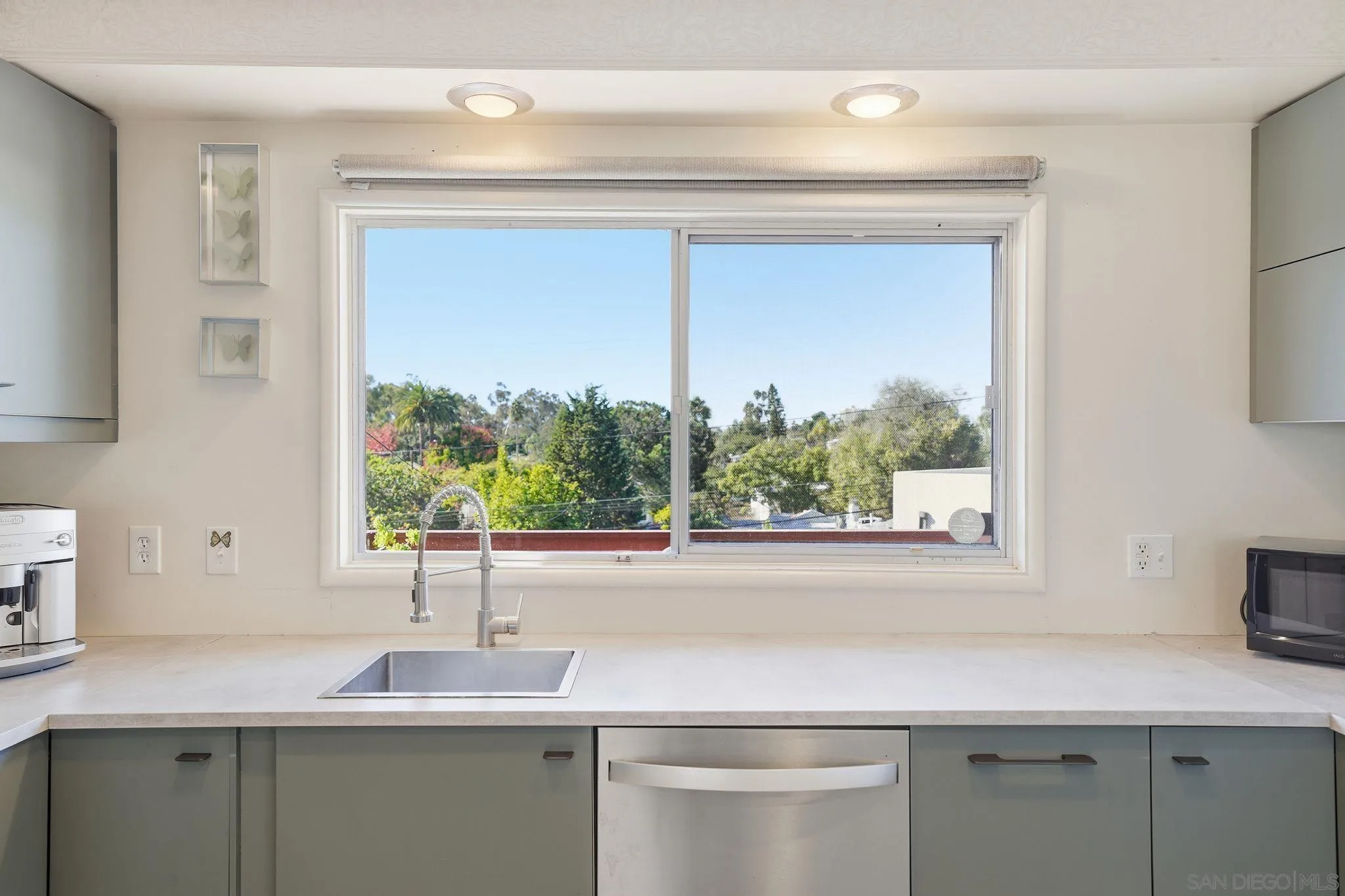 https://cdn.realtyfeed.com/cdn/127/250045137/91a6fa61f7e4b5b1ec142f10b6b0abf6.webp