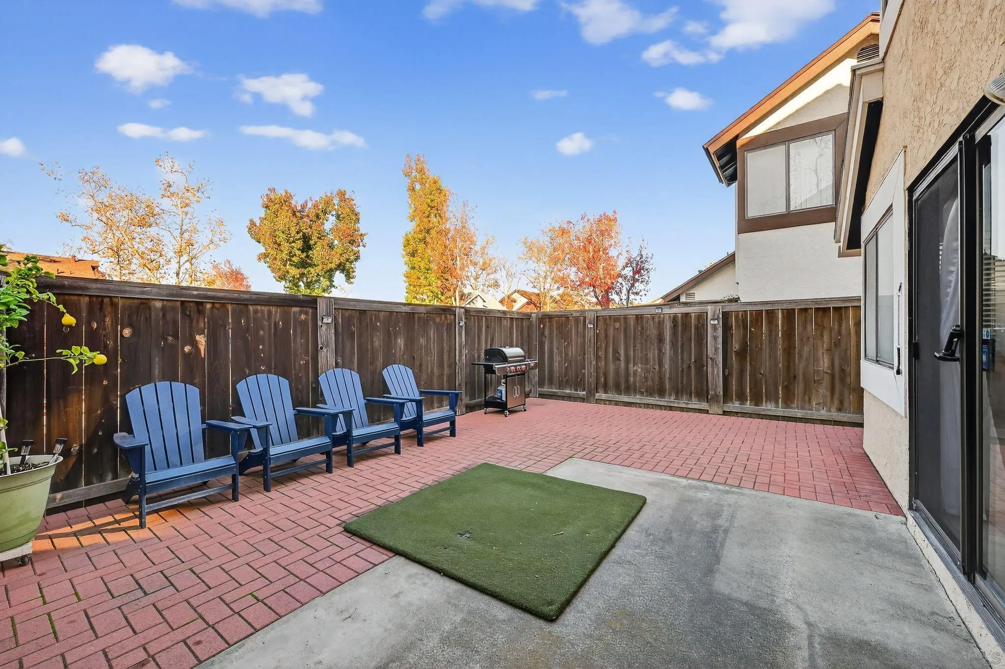 https://cdn.realtyfeed.com/cdn/127/250045142/284b121c8c2343188649123c5949c022.webp