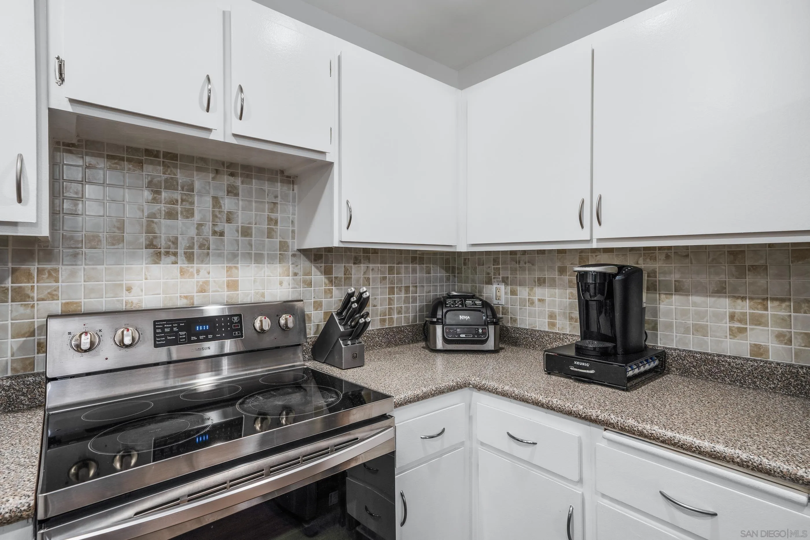 https://cdn.realtyfeed.com/cdn/127/250045151/4b7242d4370fa88082fcb5591dd6b13e.webp