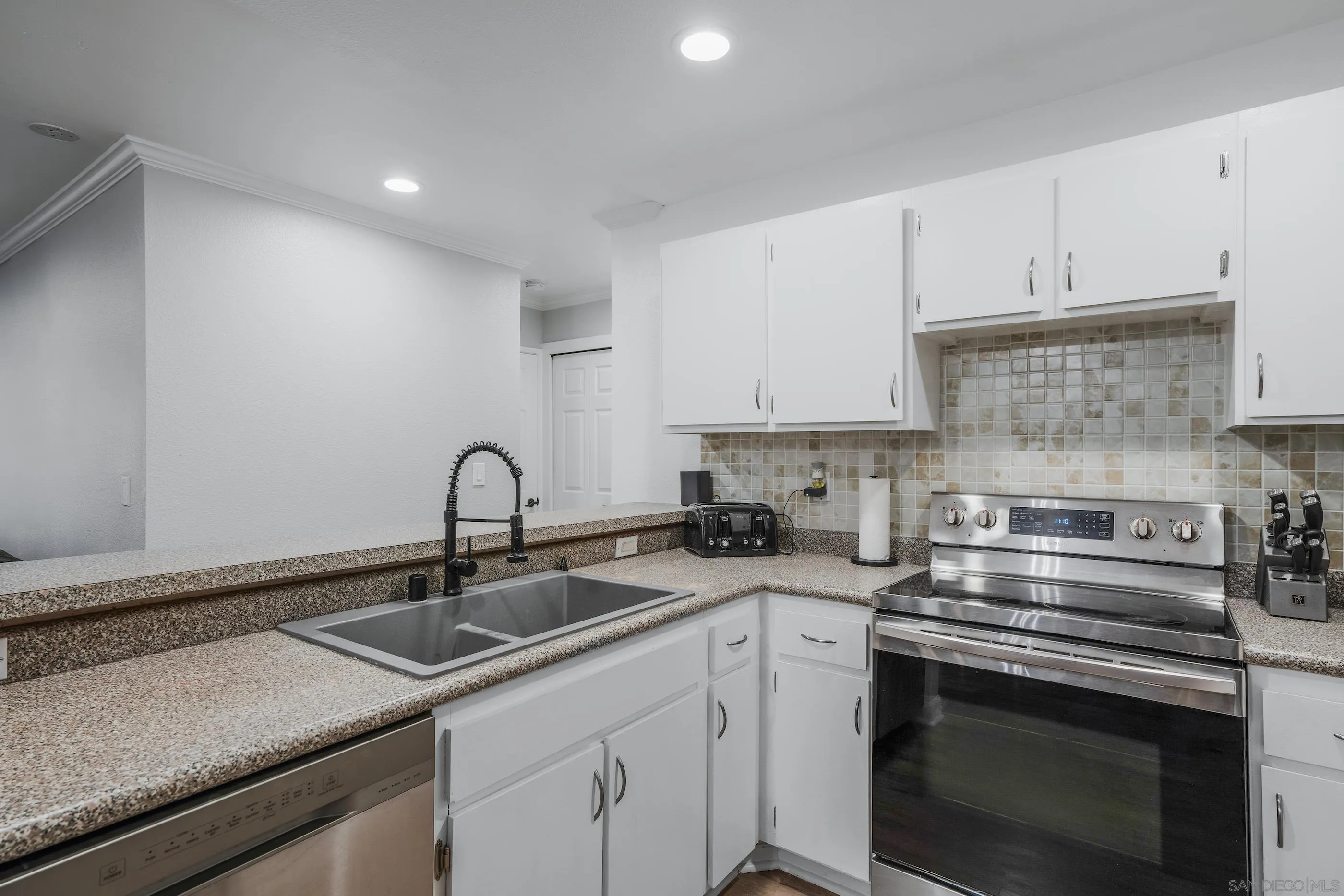 https://cdn.realtyfeed.com/cdn/127/250045151/d3c92c019139994413aa758f5d7bf887.webp