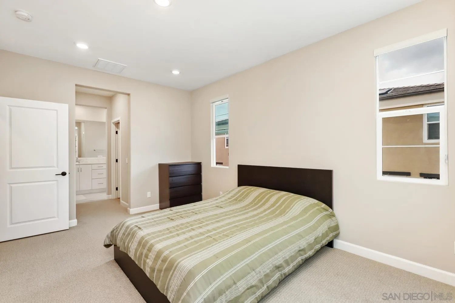 Photo #9: 250045154 Listing: Photo #9