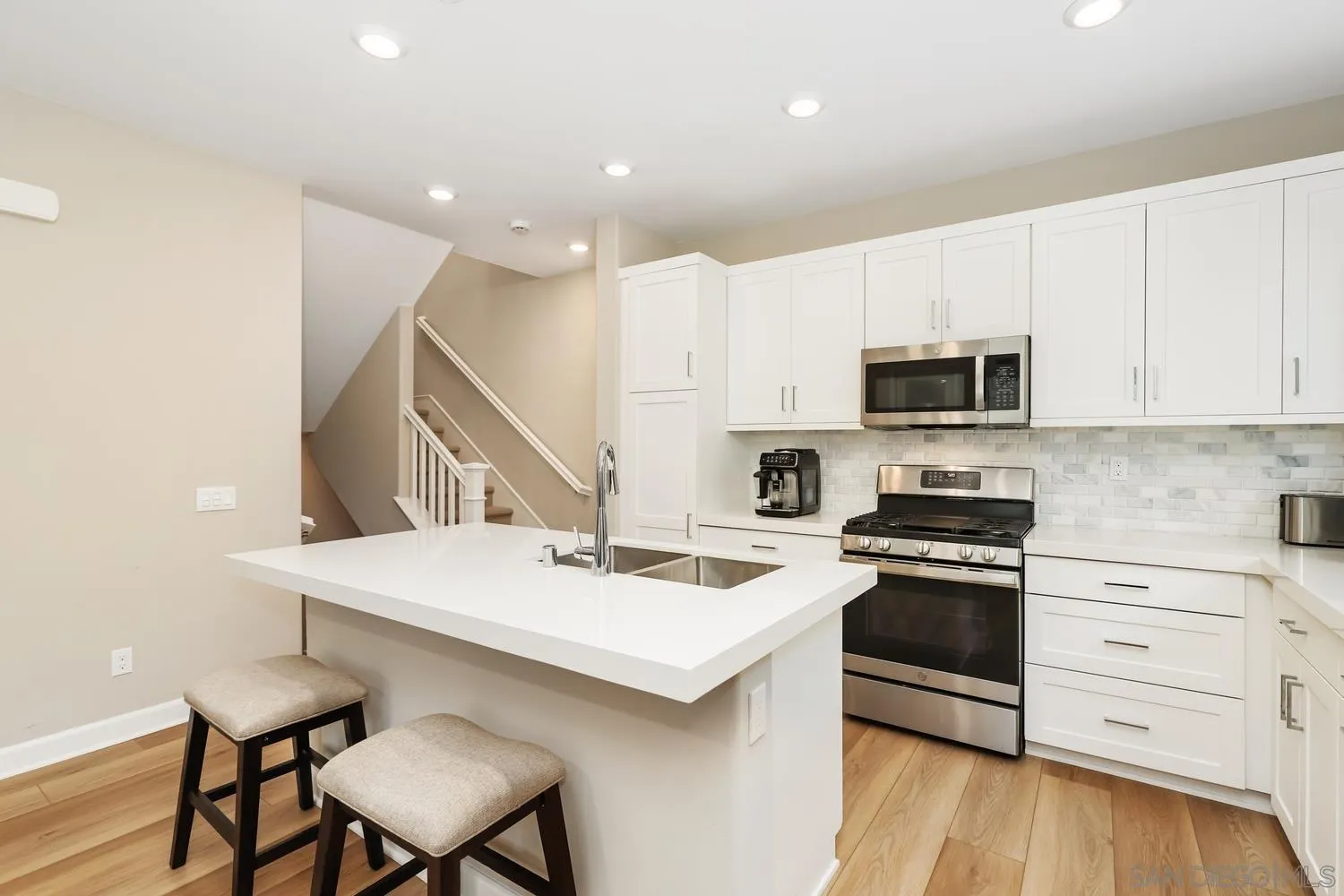 Photo #5: 250045154 Listing: Photo #5