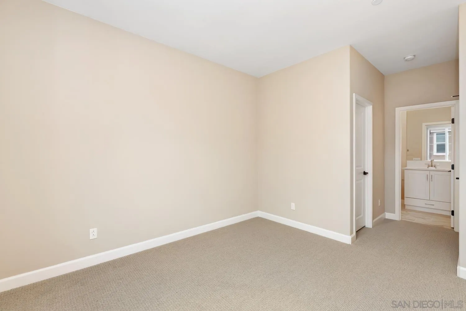 Photo #15: 250045154 Listing: Photo #15