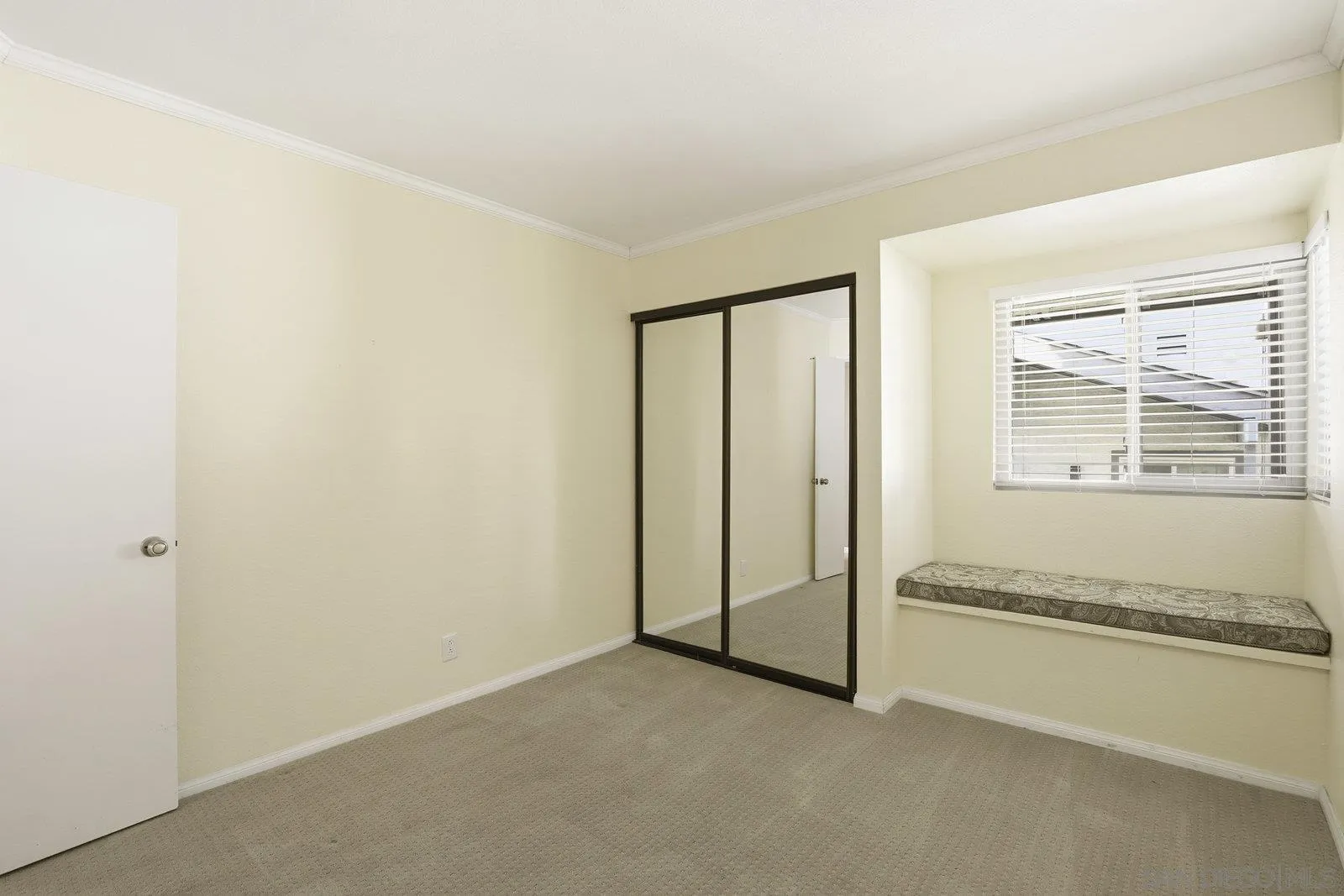 https://cdn.realtyfeed.com/cdn/127/250045158/21d744fdde33489096832651066a8364.webp