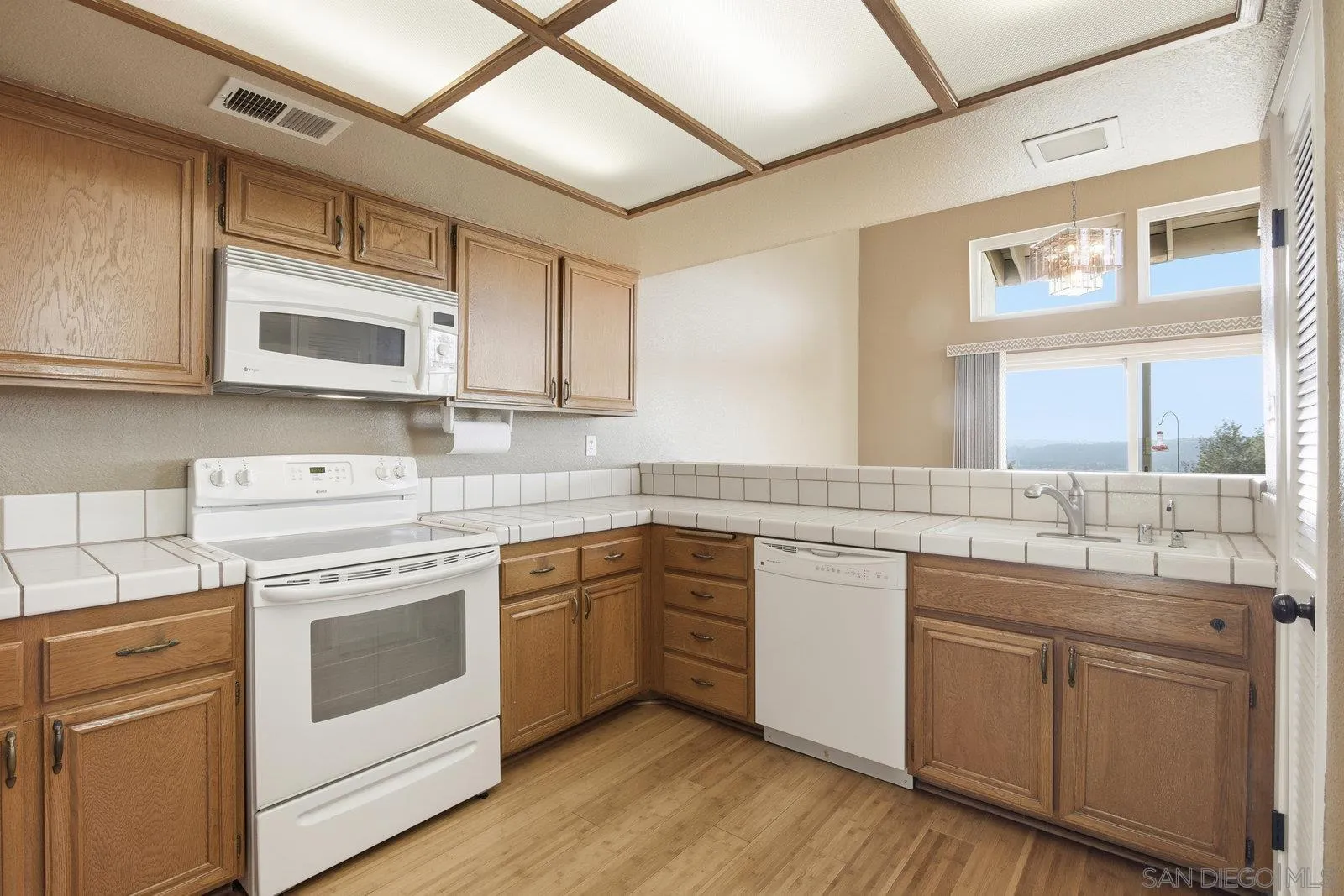 Photo #18: 250045158 Listing: Photo #18