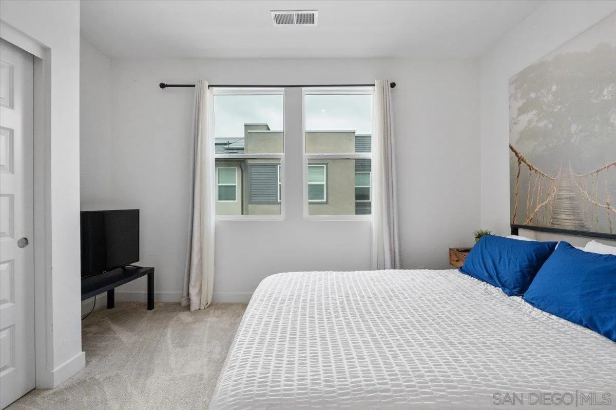 https://cdn.realtyfeed.com/cdn/127/250045164/3439bfaad5c0dc5f78386b80351e50ee.webp