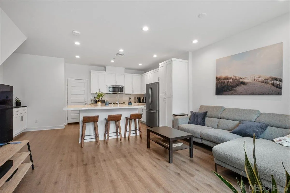 https://cdn.realtyfeed.com/cdn/127/250045164/7f5d4131763ffcd7e4e63a7f627d1fce.webp