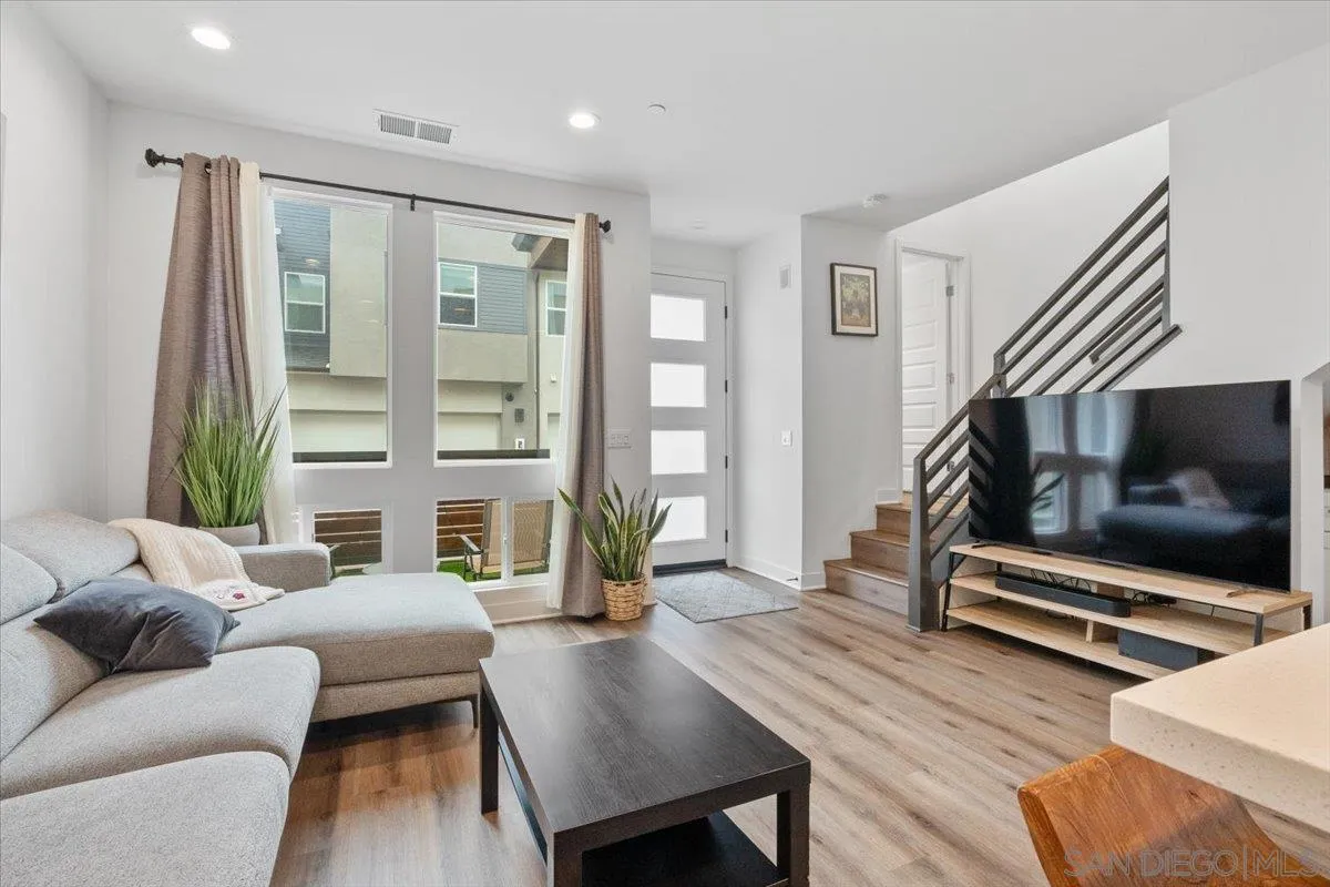 https://cdn.realtyfeed.com/cdn/127/250045164/c23569bec797444990badd4e049f2c7f.webp