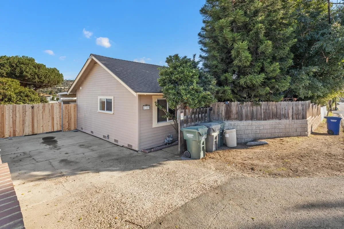 https://cdn.realtyfeed.com/cdn/127/250045184/b96a9435eeec18382757569ac1c53db6.webp