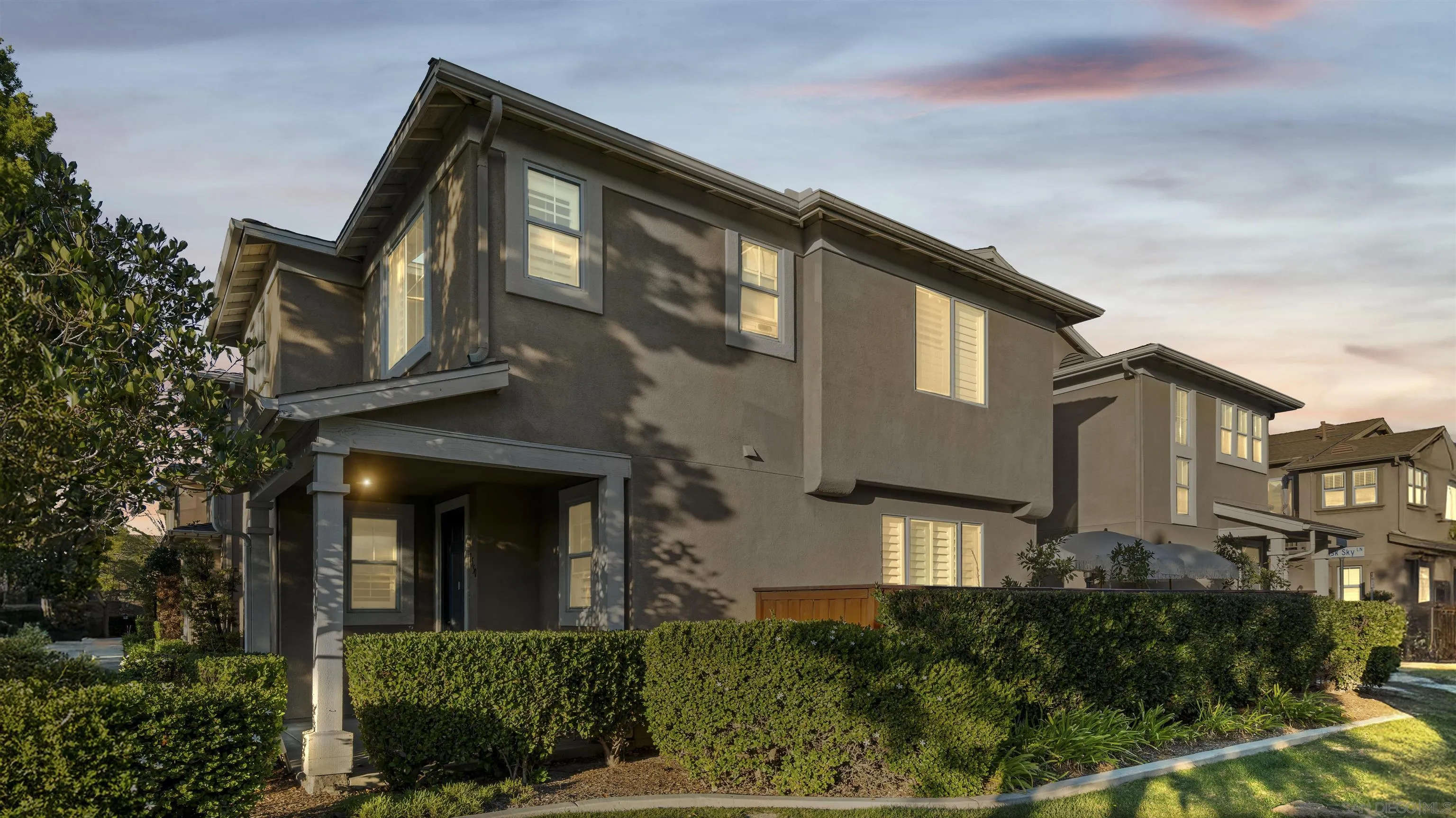 FEATURED LISTINGS